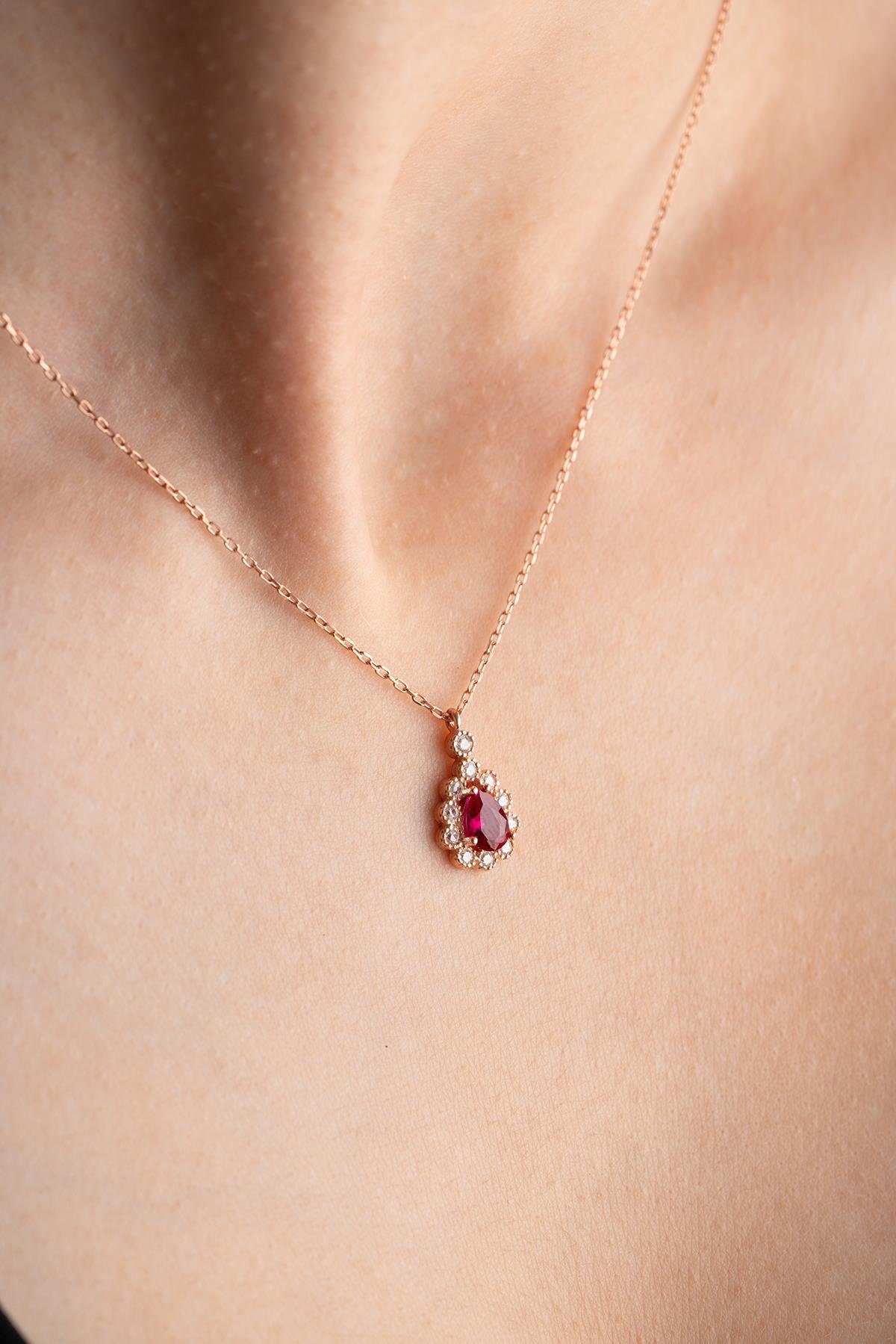 925 Ayar Gümüş Elmas Montür Damla Kırmızı Zirkon Taşlı Kolye