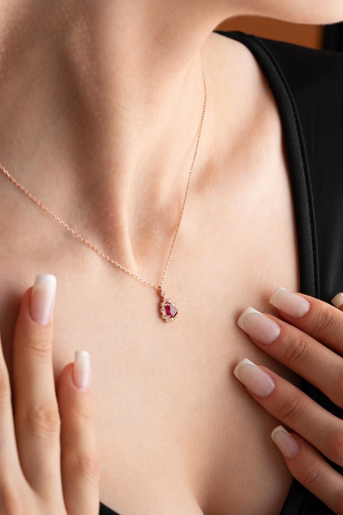 925 Ayar Gümüş Elmas Montür Damla Kırmızı Zirkon Taşlı Kolye