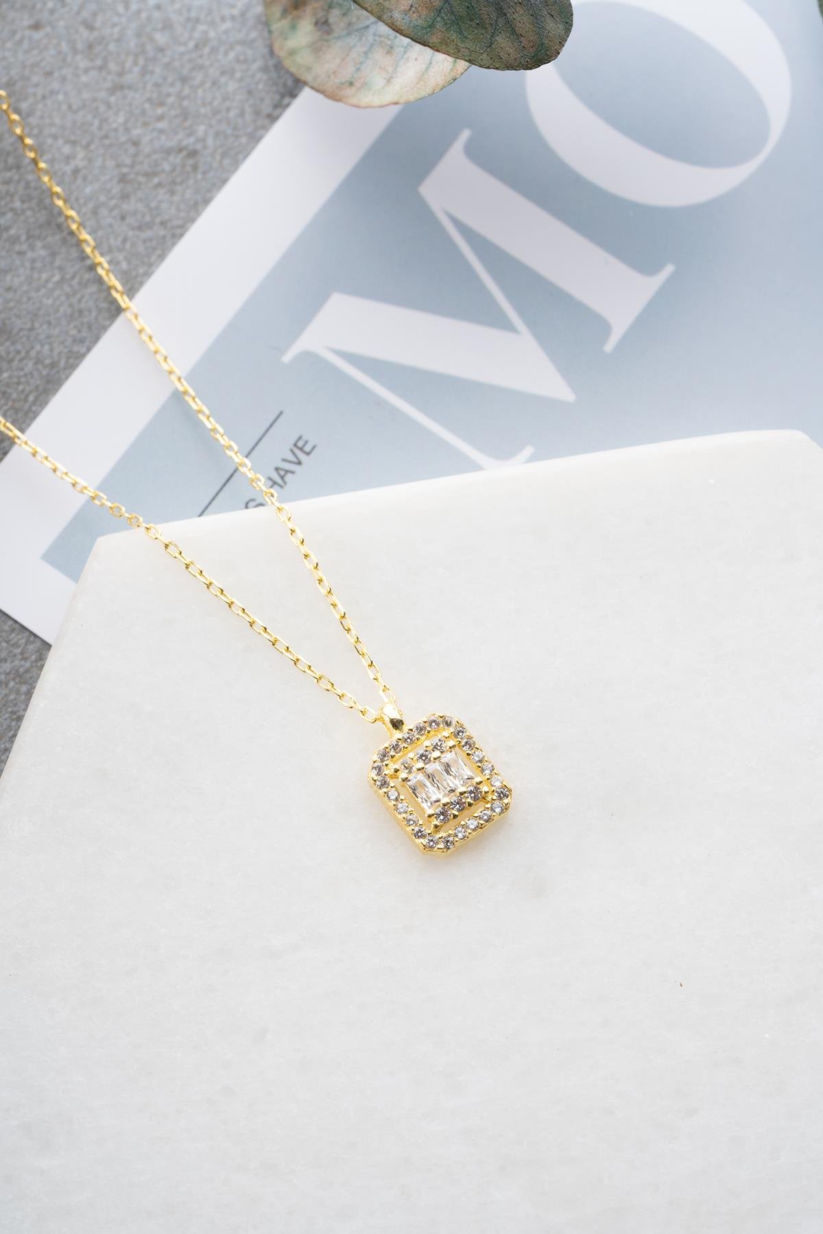 925 Ayar Gümüş Gold Baget Zirkon Taşlı Tektaş Kolye