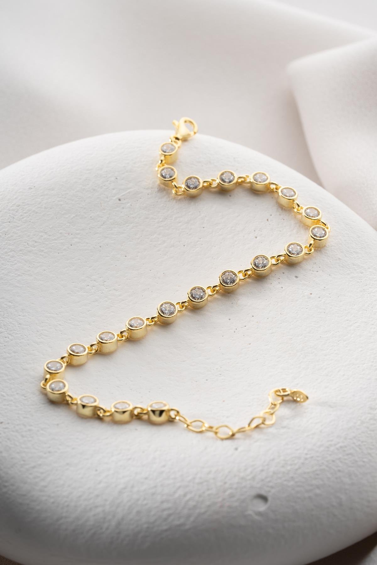 925 Ayar Gümüş Gold Beyaz Taşlı Yuvarlak Tasarım Bileklik