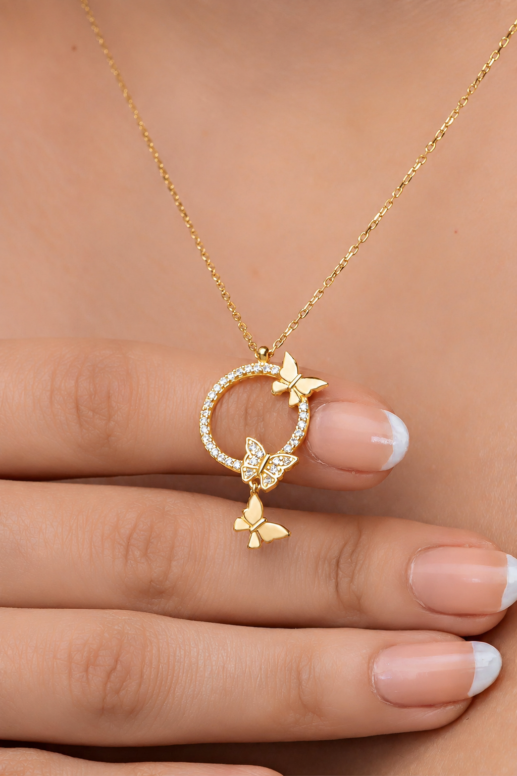 925 Ayar Gümüş Gold Daire Tasarım Uçuşan Sevgi Kelebekleri Kolye