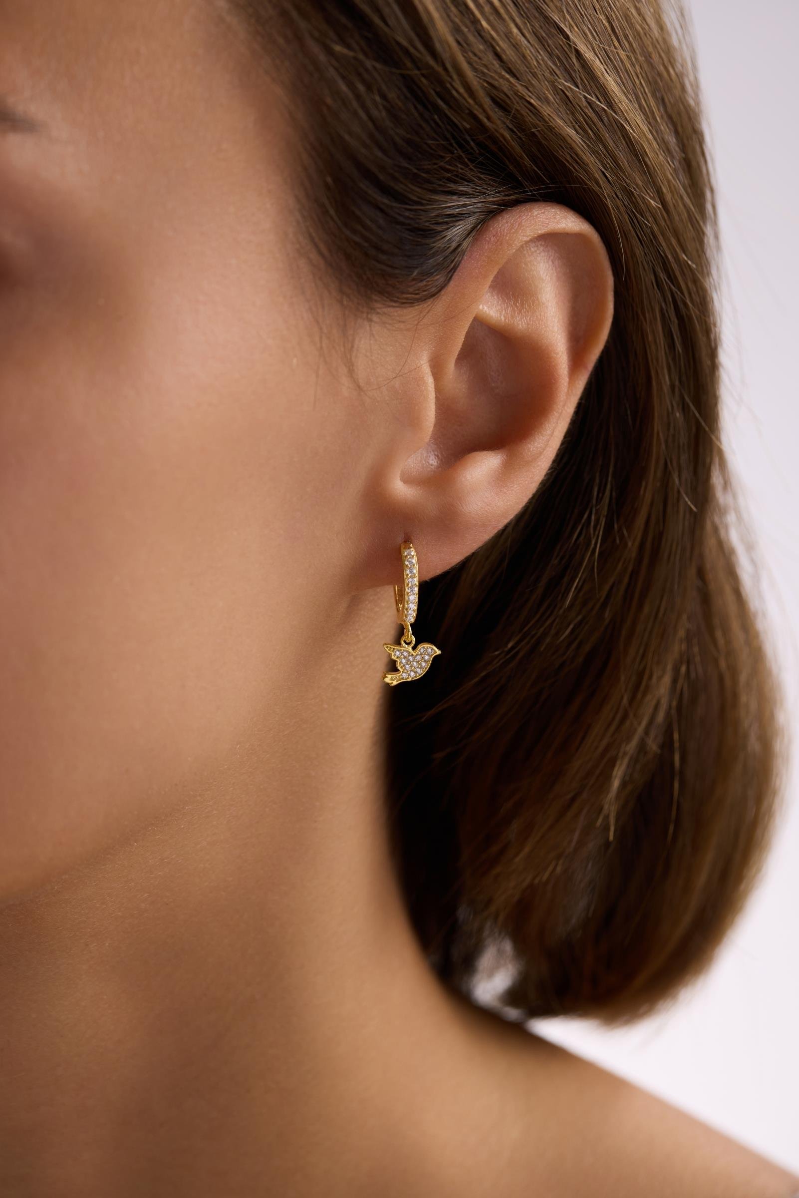 925 Ayar Gümüş Gold Kaplama 10 mm Sallantılı Kuş Model Küpe