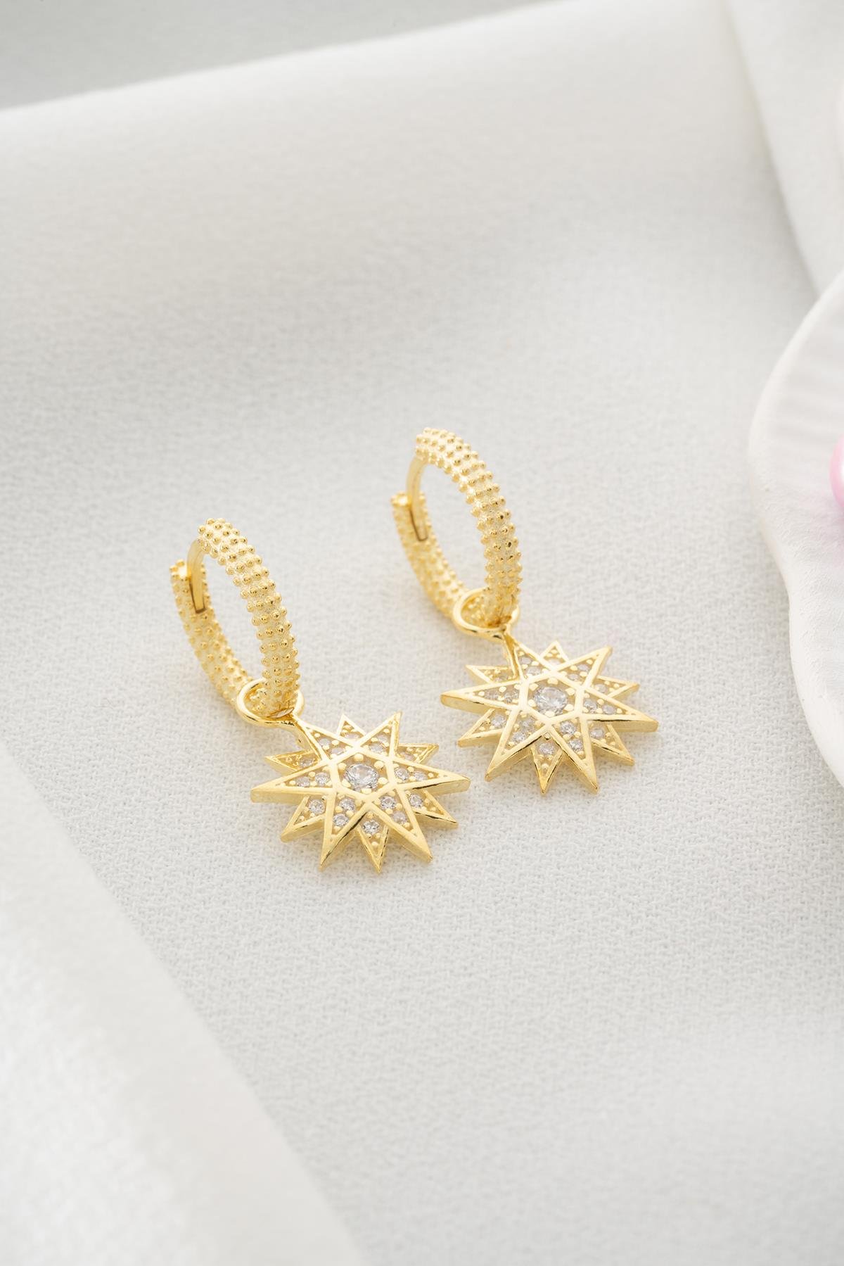 925 Ayar Gümüş Gold Kaplama 10 mm Sallantılı Yıldız Küpe