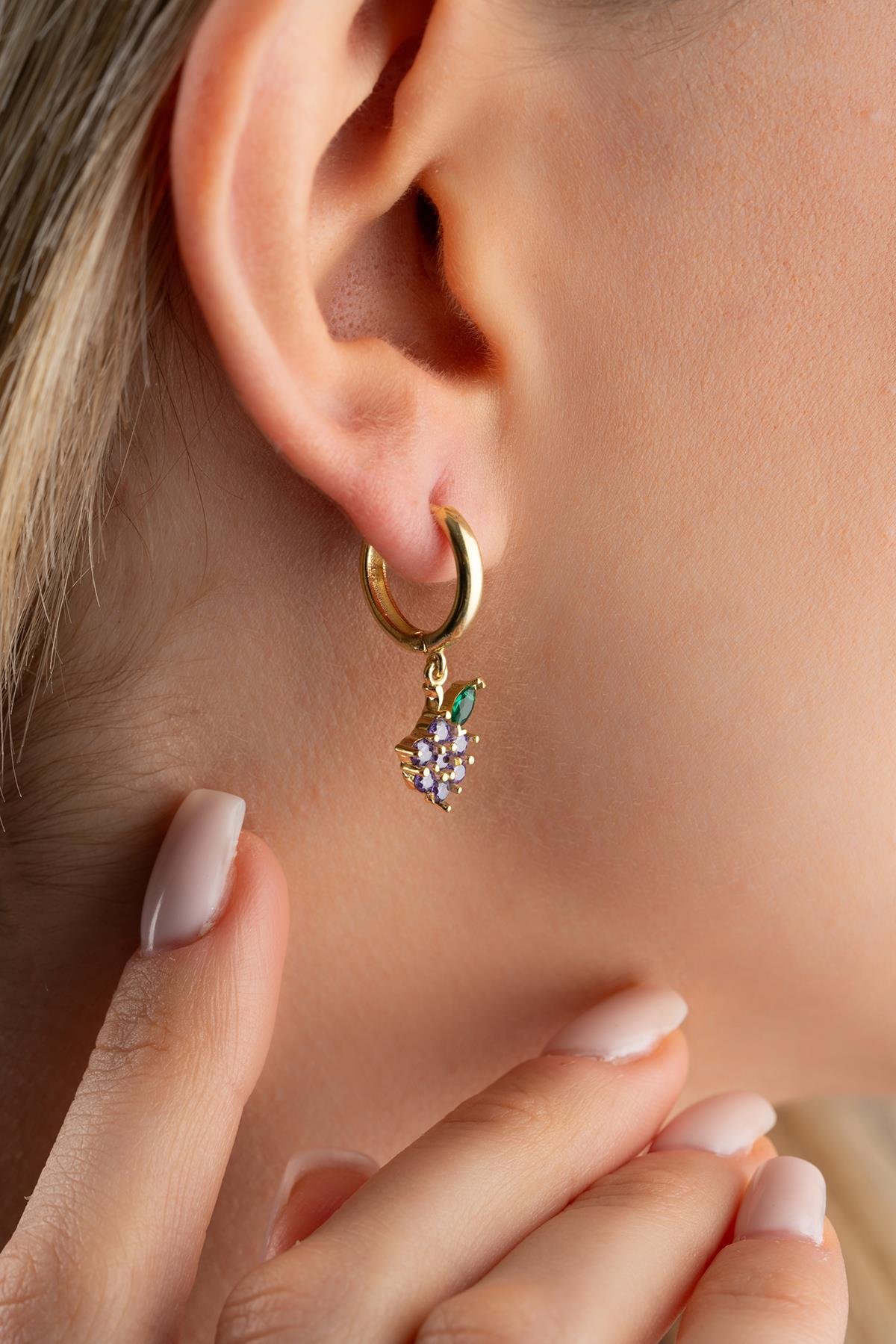 925 Ayar Gümüş Gold Kaplama 10 mm Sallantılı Üzüm Küpe