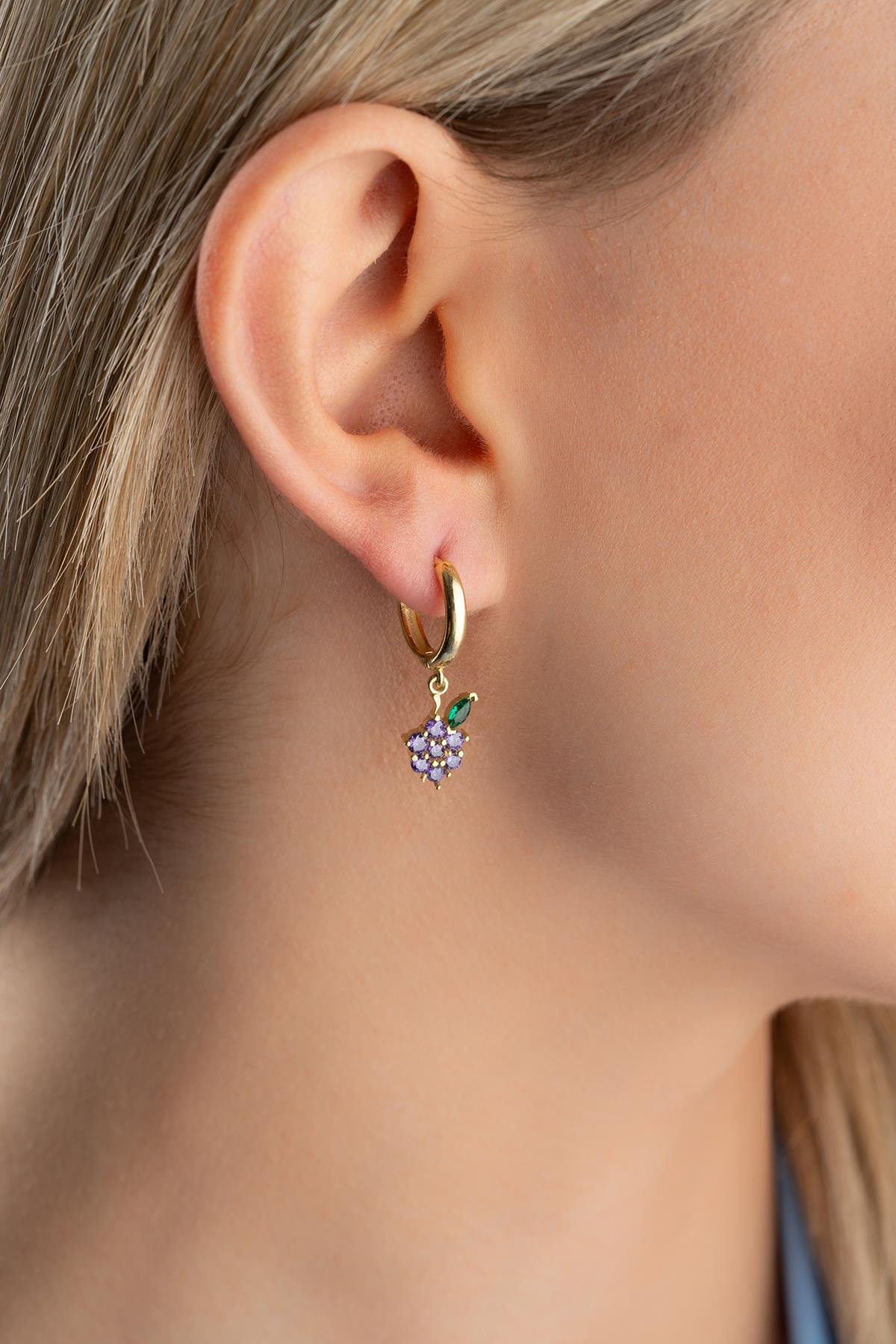 925 Ayar Gümüş Gold Kaplama 10 mm Sallantılı Üzüm Küpe