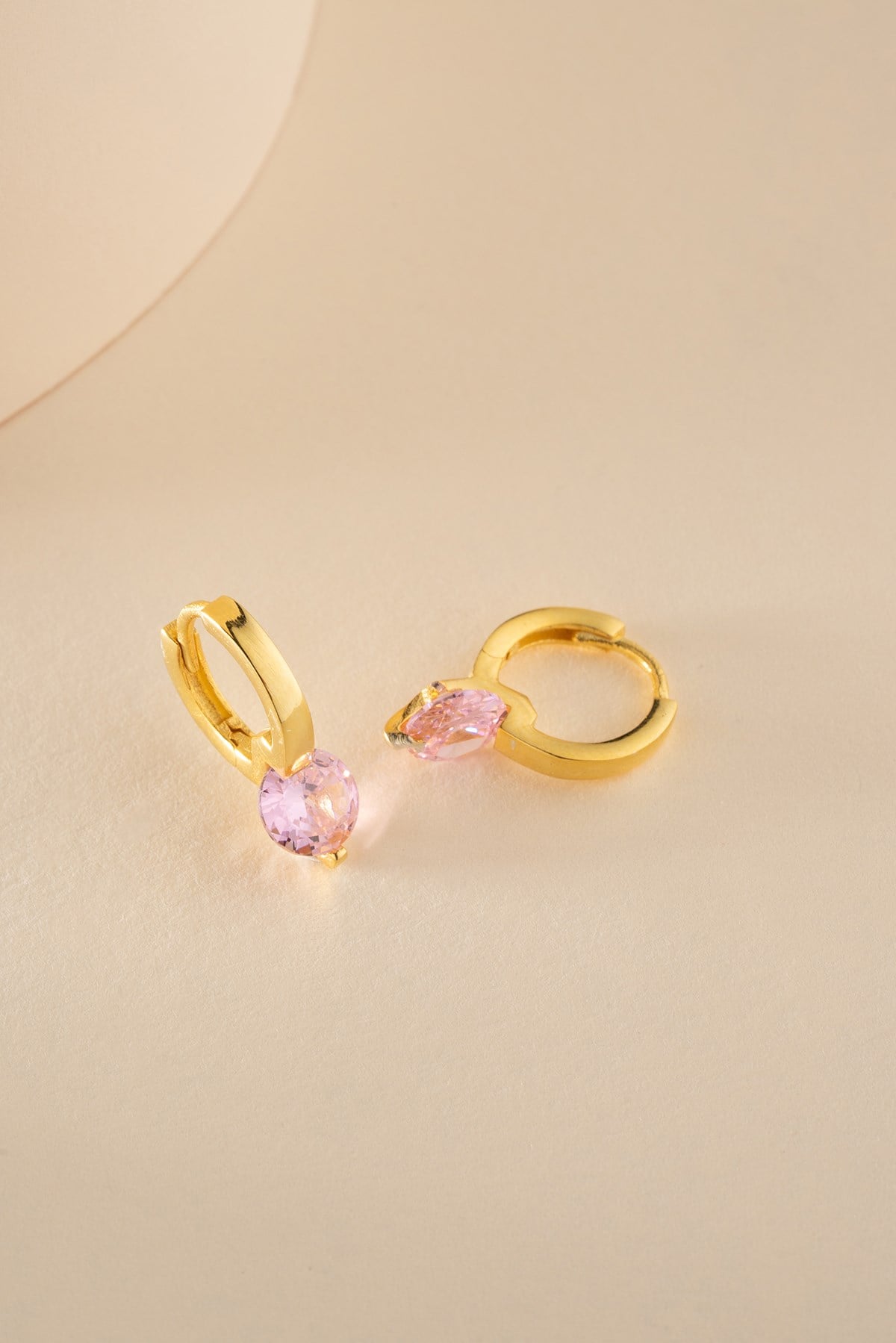 925 Ayar Gümüş Gold Kaplama 12 mm Pembe Taşlı Halka Küpe