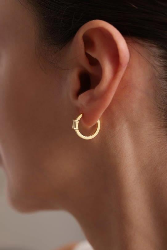 925 Ayar Gümüş Gold Kaplama 15 Mm Halka Tektaş Baget Küpe