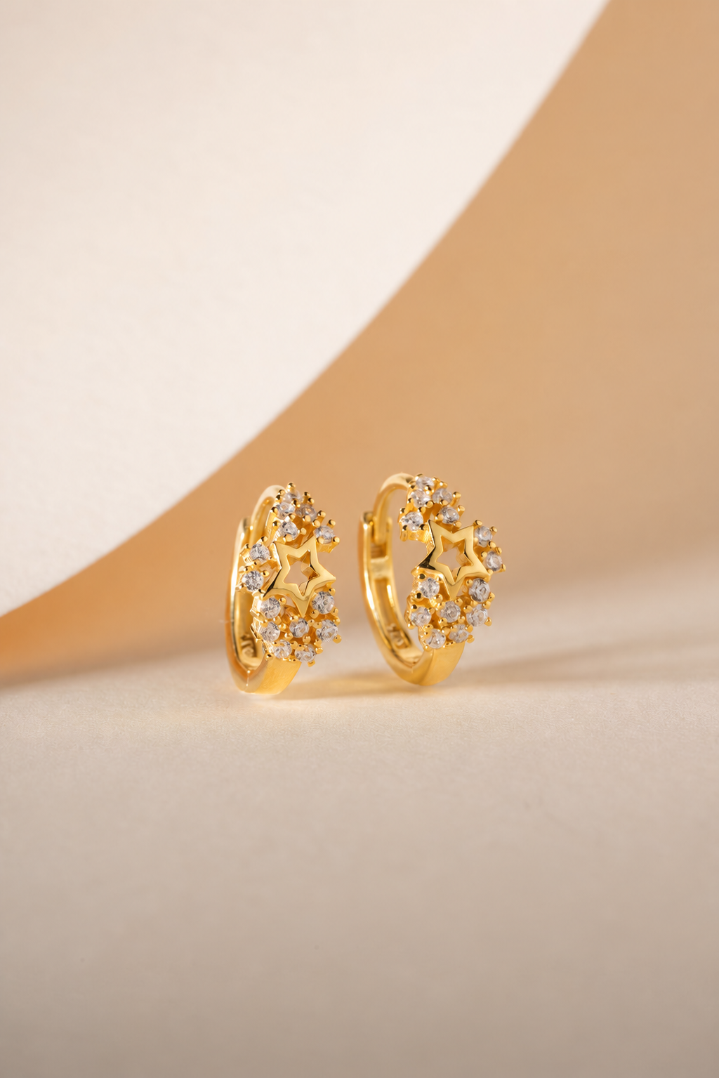 925 Ayar Gümüş Gold Kaplama 15 mm Işıltılı Yıldız Küpe