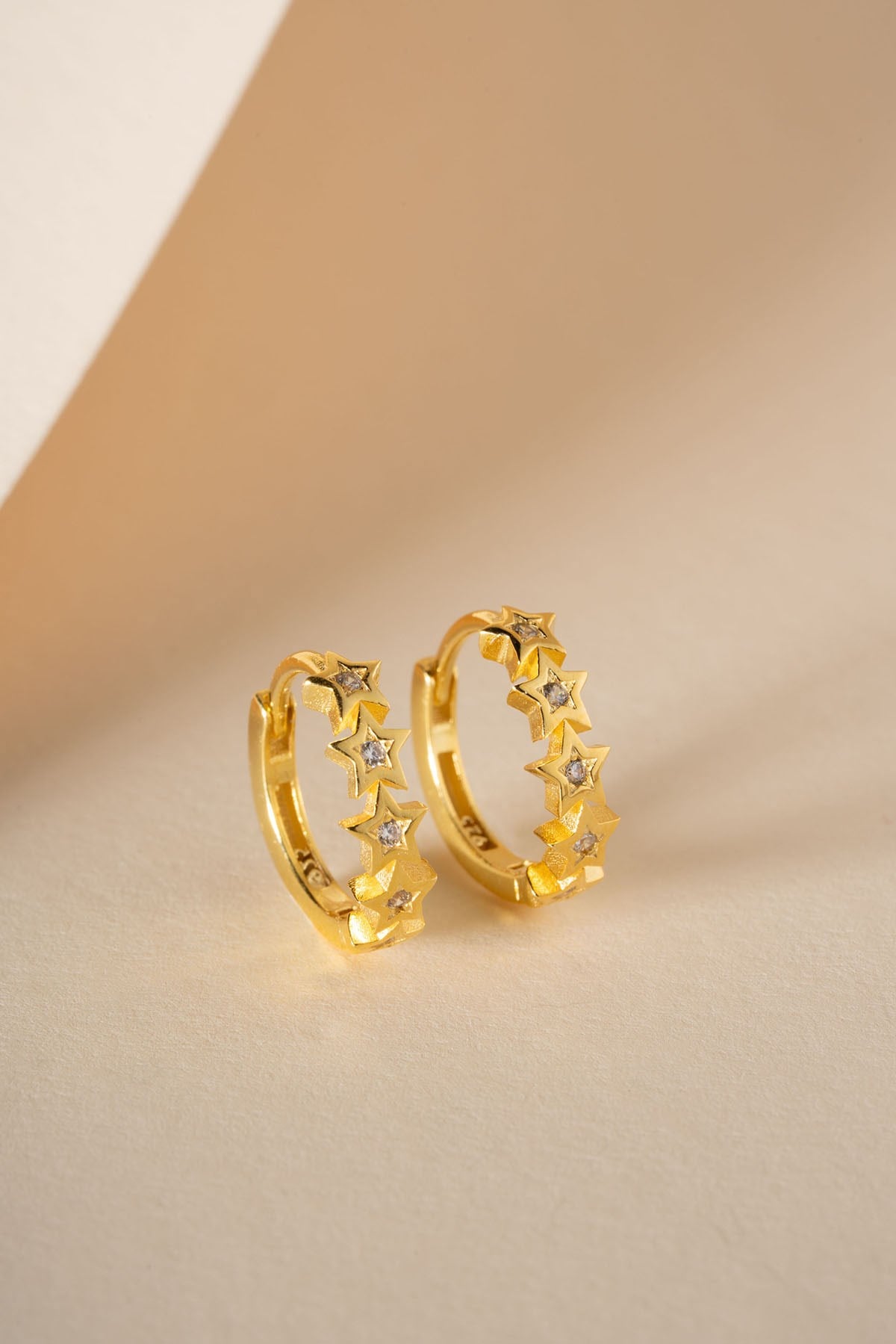 925 Ayar Gümüş Gold Kaplama 15 mm Yıldız Çemberi Küpe