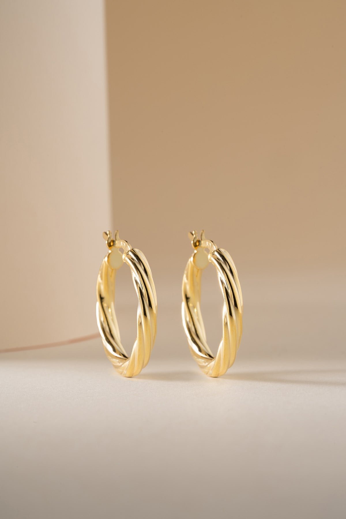 925 Ayar Gümüş Gold Kaplama 20 mm Burgu Model Şarnel Halka Küpe