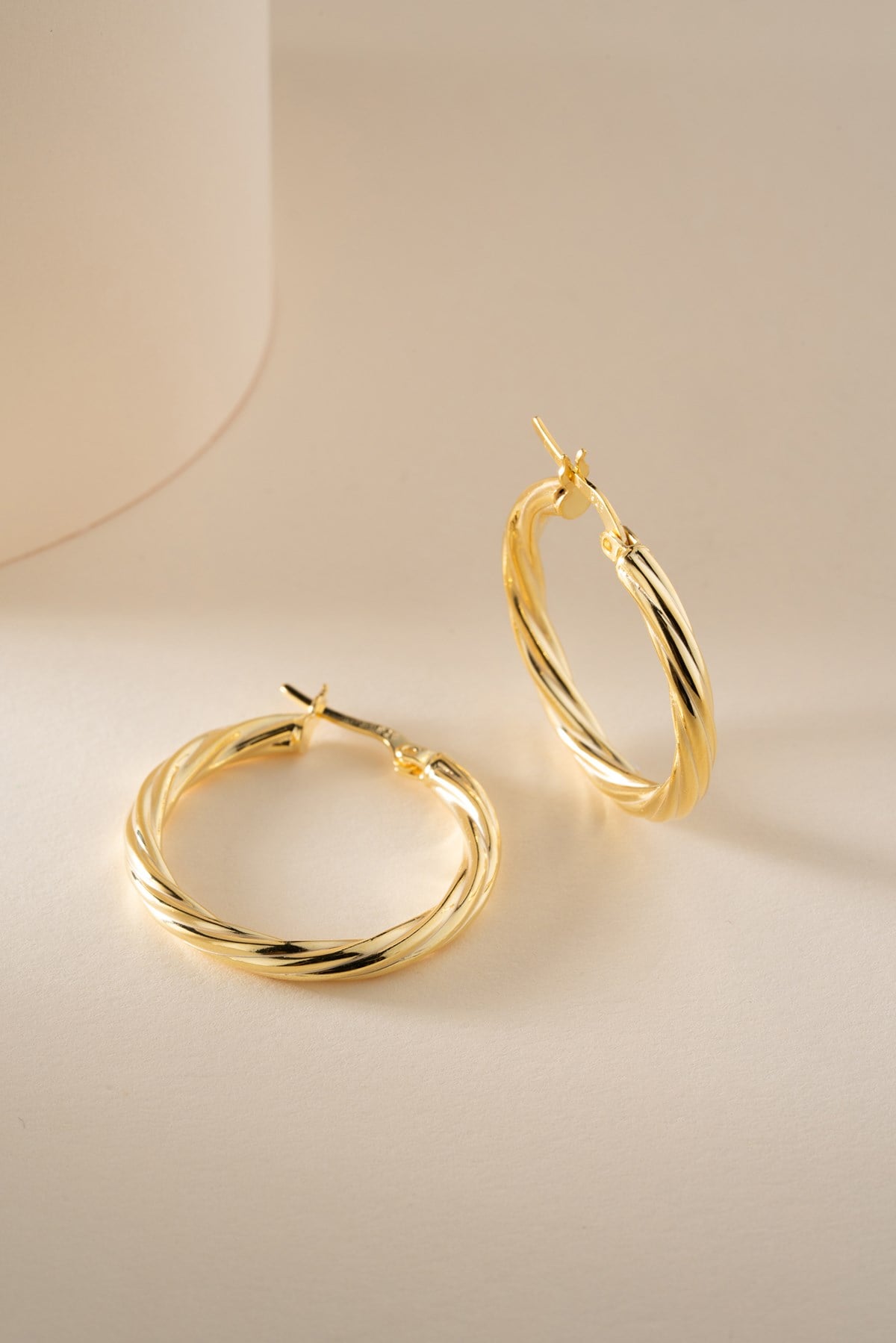 925 Ayar Gümüş Gold Kaplama 25 mm Burgu Model Şarnel Halka Küpe