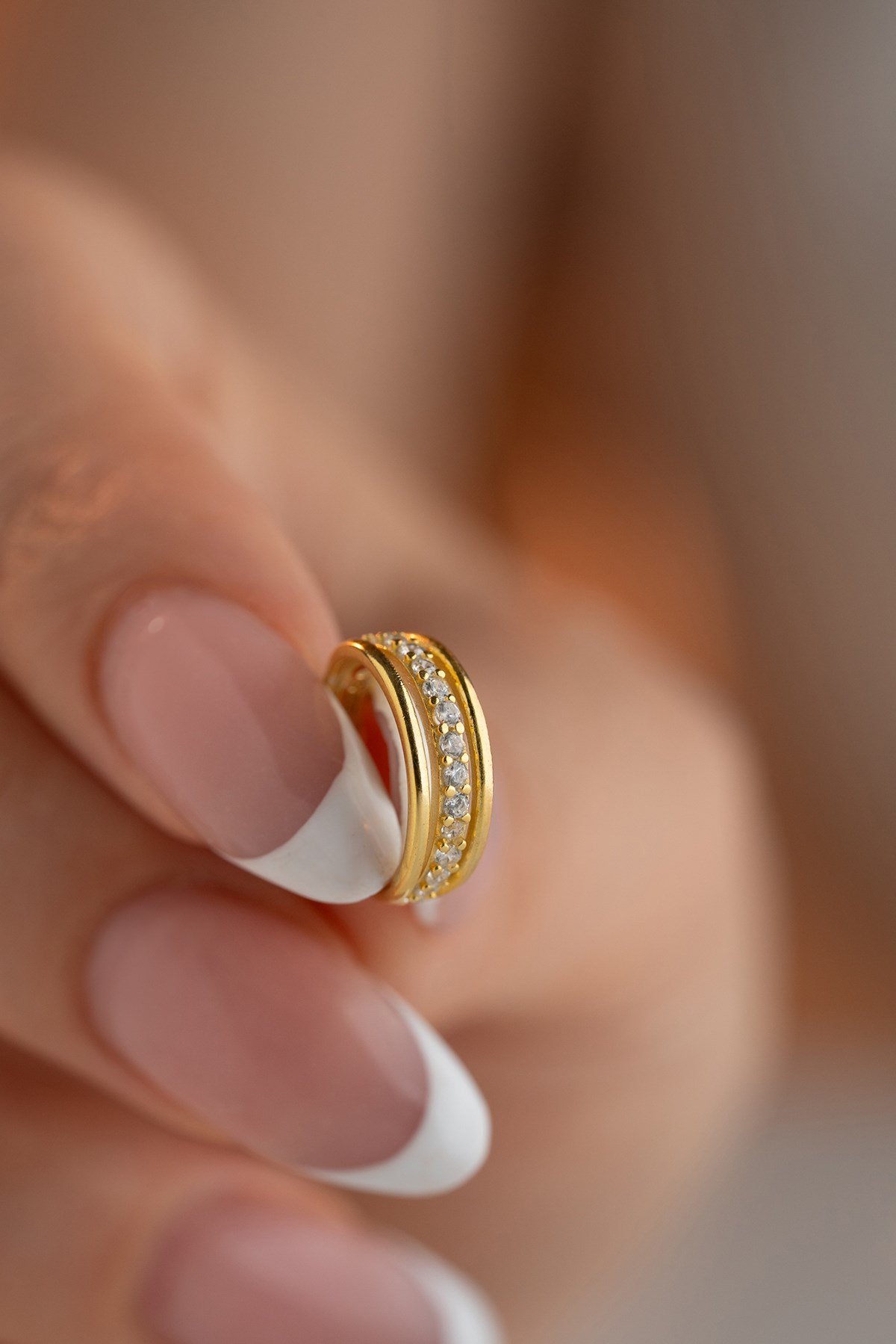 925 Ayar Gümüş Gold Kaplama 3 Sıra Zirkon Taş Detaylı Kıkırdak Küpe