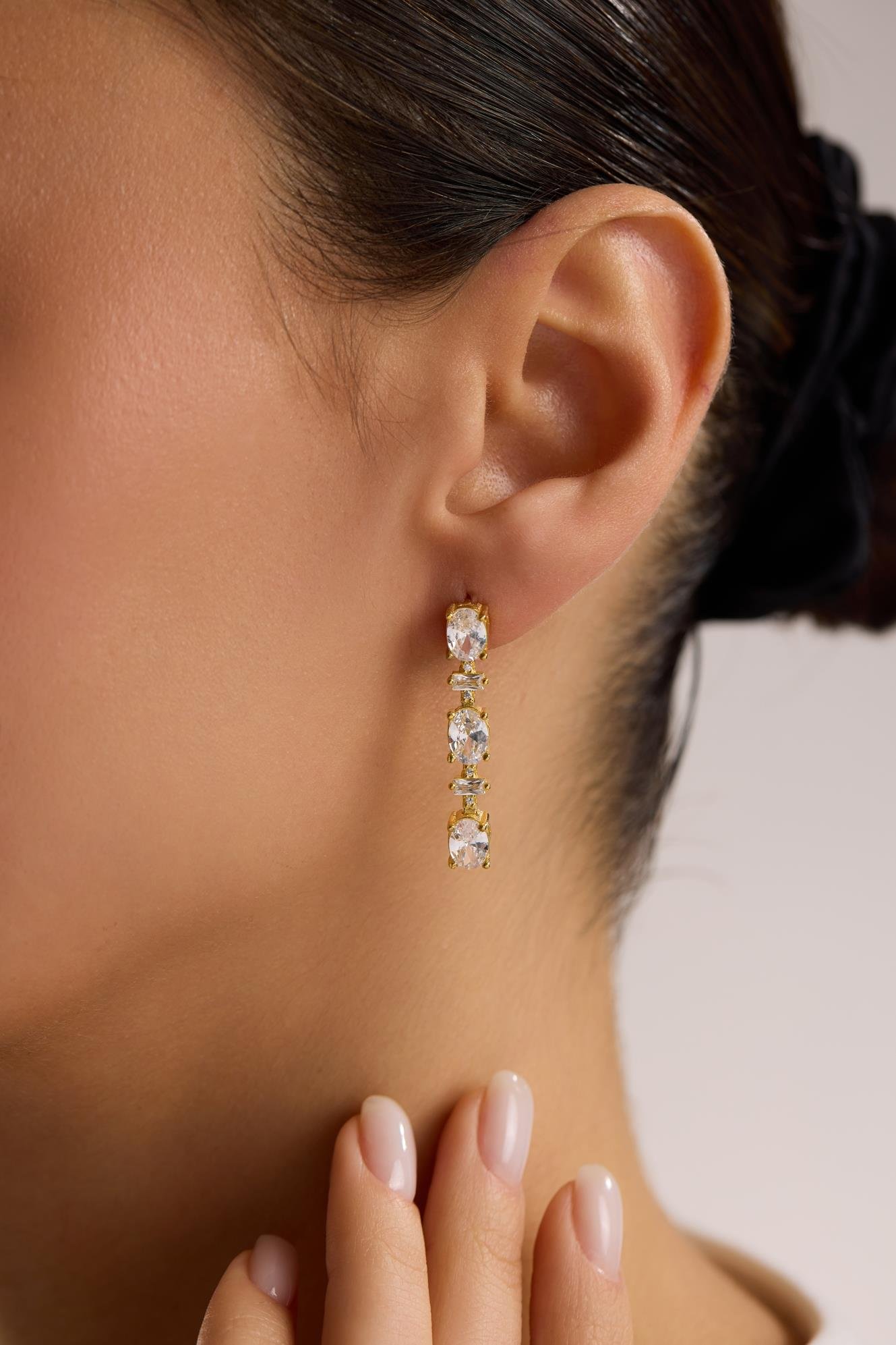 925 Ayar Gümüş Gold Kaplama 3'Lü Beyaz Oval Taşlı Sallantılı Küpe