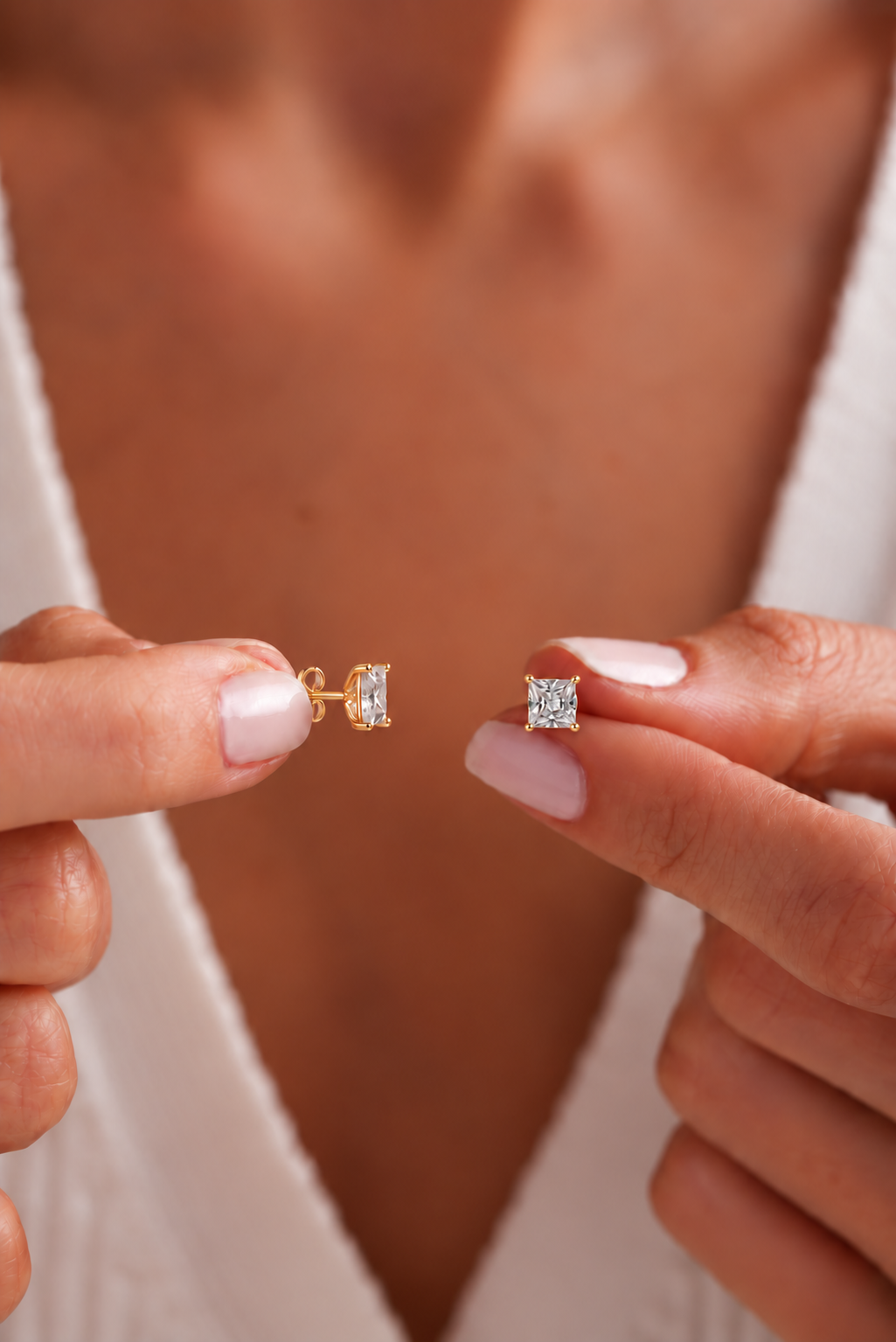 925 Ayar Gümüş Gold Kaplama 4 mm Kare Star Kesim Minimal Tektaş Küpe