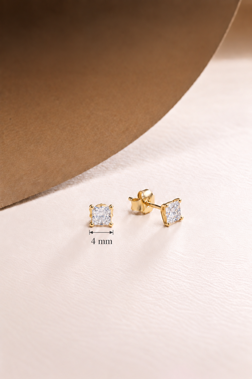 925 Ayar Gümüş Gold Kaplama 4 mm Kare Star Kesim Minimal Tektaş Küpe