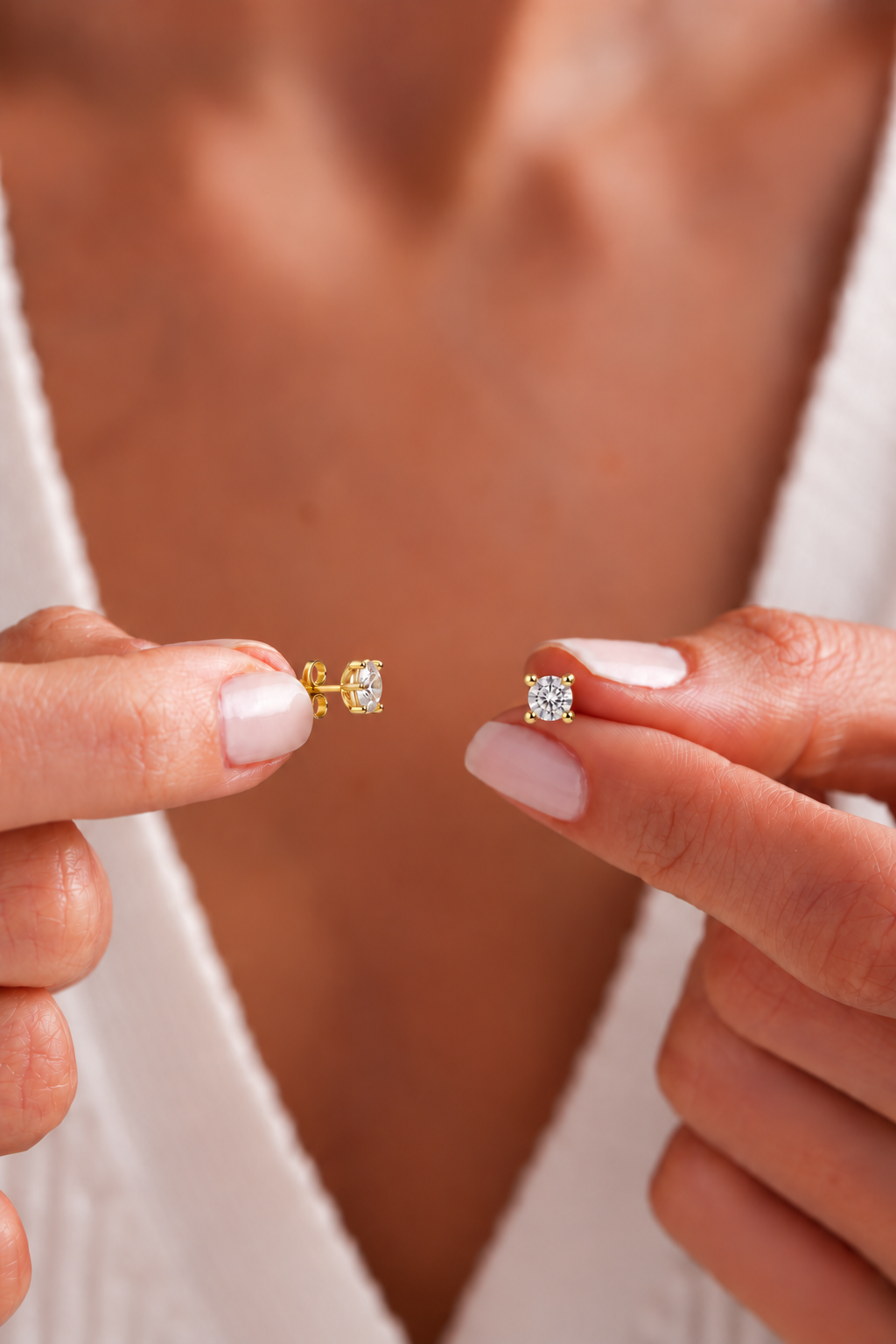 925 Ayar Gümüş Gold Kaplama 4 mm Yuvarlak Star Kesim Minimal Tektaş Küpe