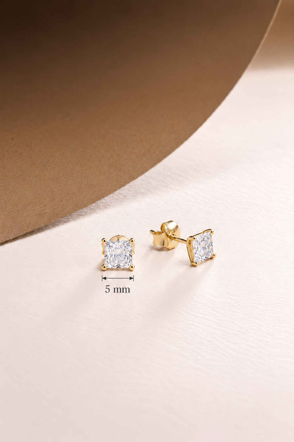 925 Ayar Gümüş Gold Kaplama 5 mm Kare Star Kesim Minimal Tektaş Küpe