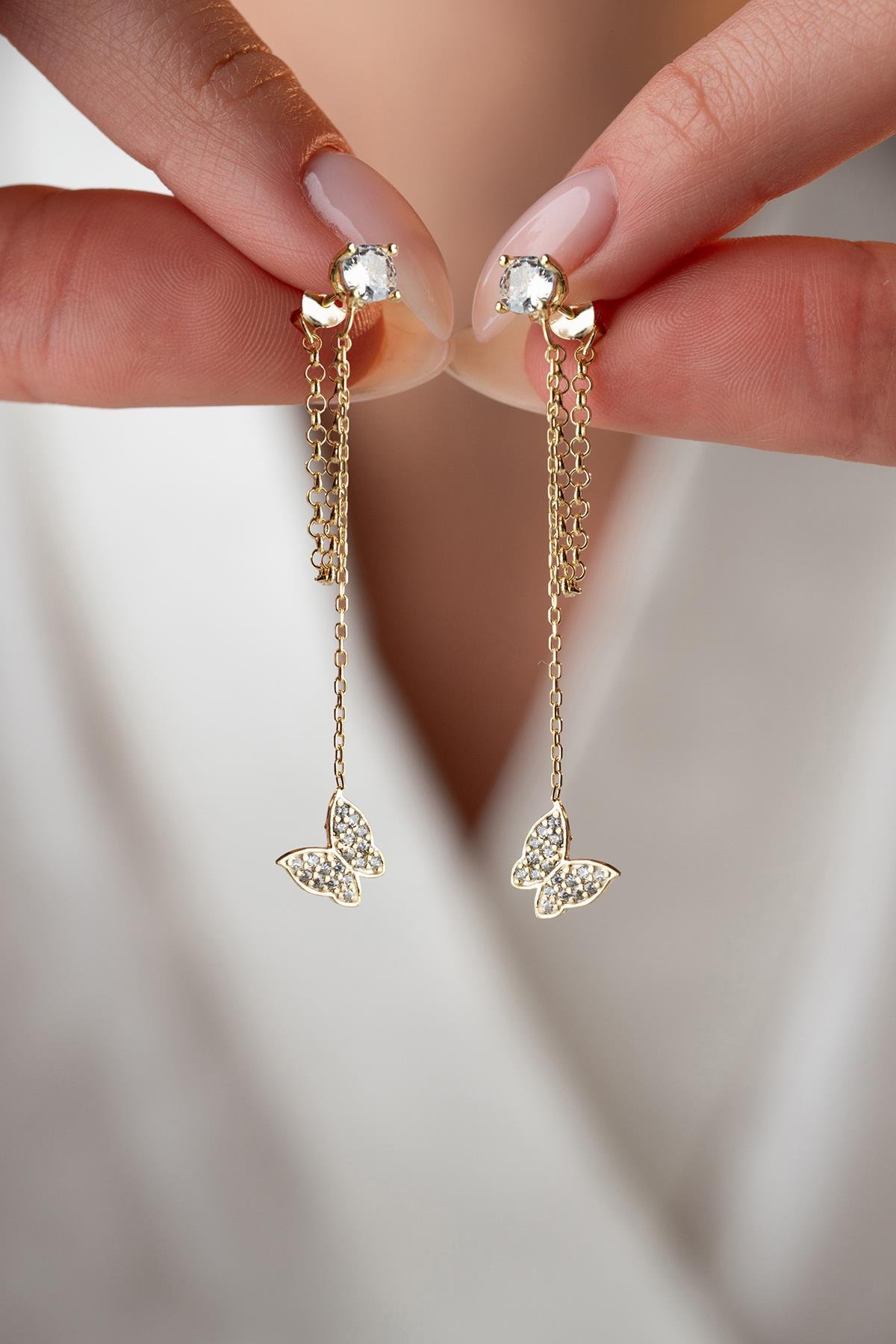 925 Ayar Gümüş Gold Kaplama 5 Mm Tektaş Sallantılı Zincir Zirkon Taşlı Kelebek Küpe