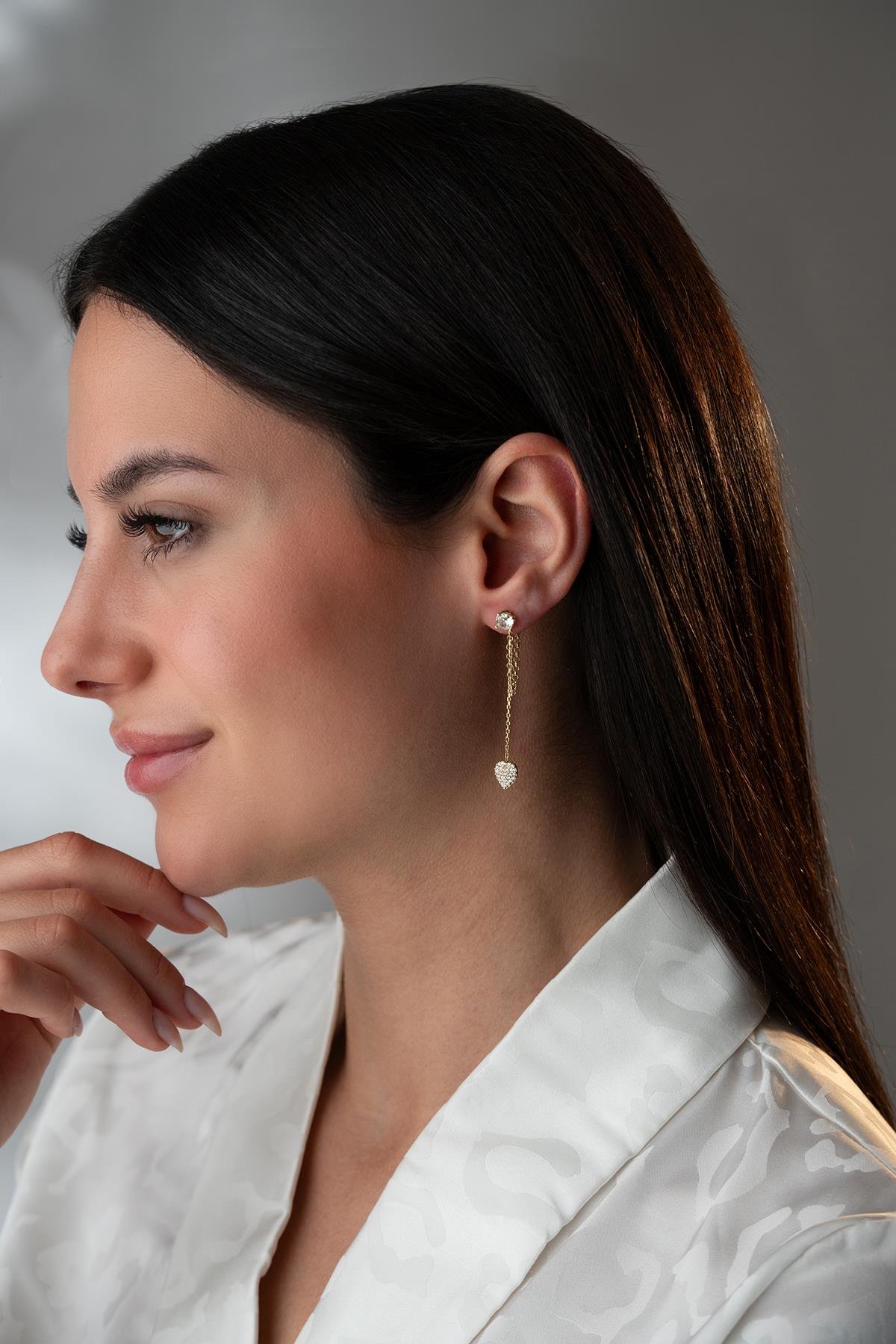 925 Ayar Gümüş Gold Kaplama 5 Mm Tektaş Sallantılı Zincir Kalp Model Küpe