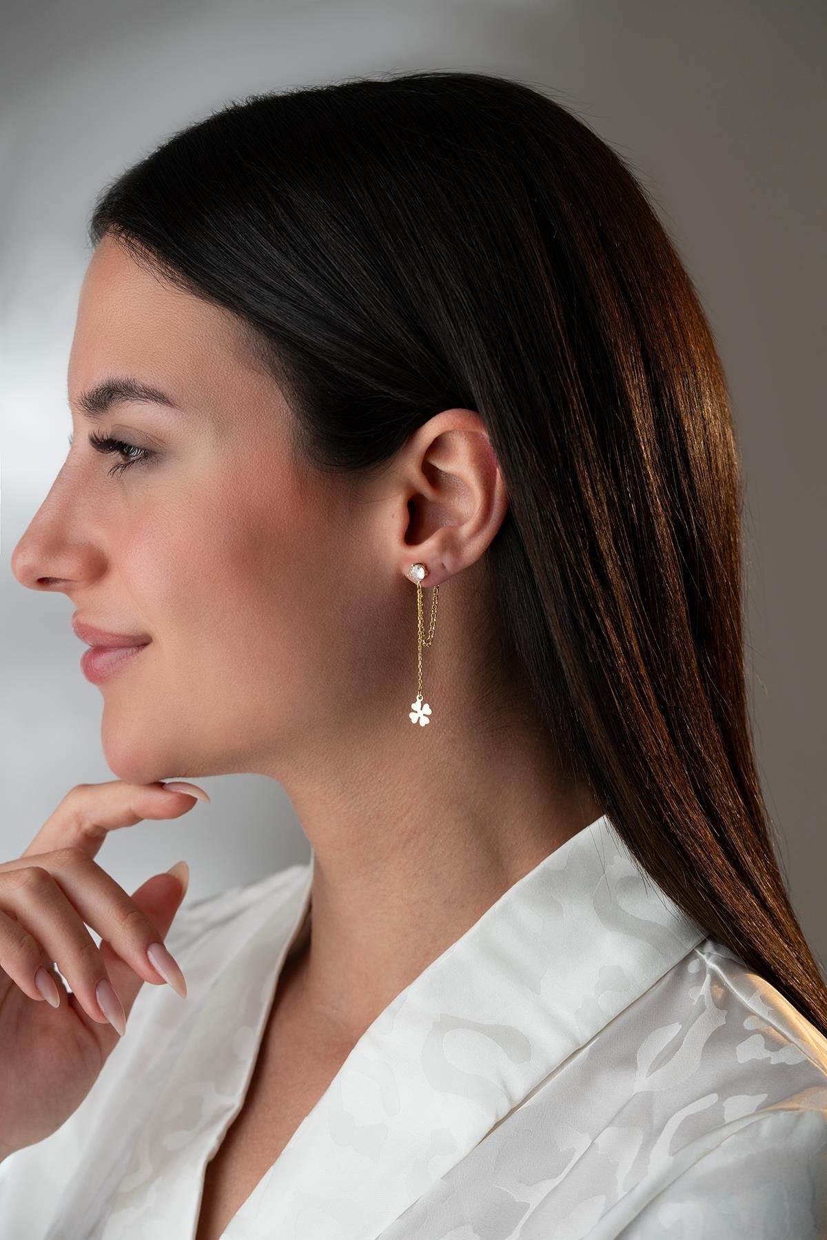 925 Ayar Gümüş Gold Kaplama 5 Mm Tektaş Sallantılı Zincir Dört Yapraklı Yonca Küpe