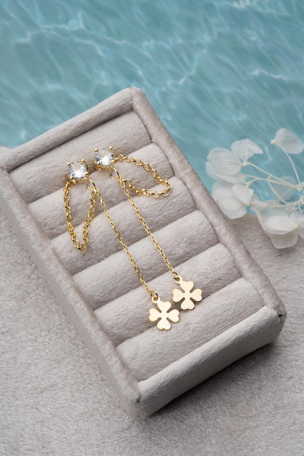 925 Ayar Gümüş Gold Kaplama 5 Mm Tektaş Sallantılı Zincir Dört Yapraklı Yonca Küpe