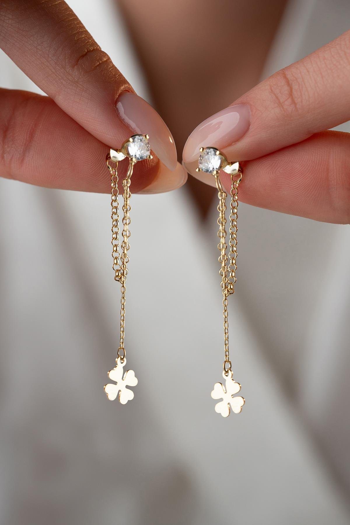 925 Ayar Gümüş Gold Kaplama 5 Mm Tektaş Sallantılı Zincir Dört Yapraklı Yonca Küpe