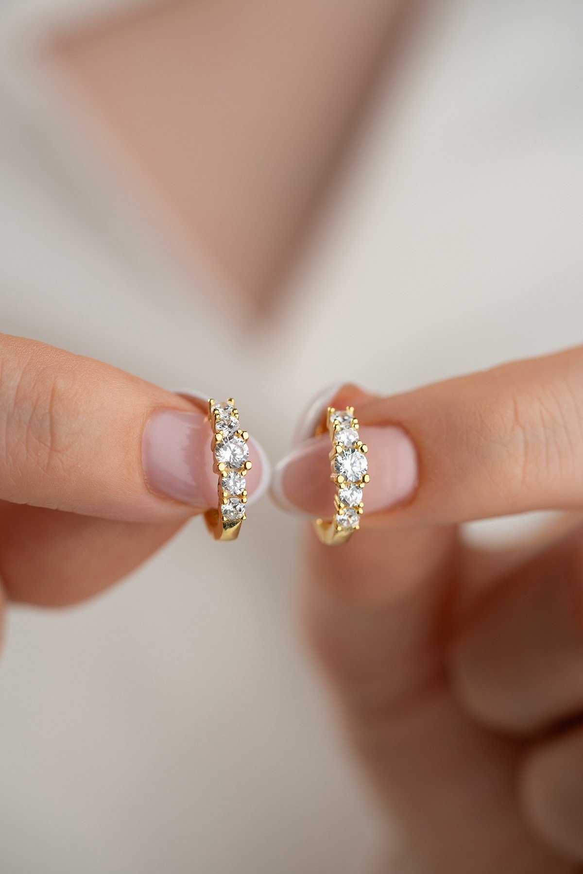925 Ayar Gümüş Gold Kaplama 5 Taşlı 15 mm Halka Küpe
