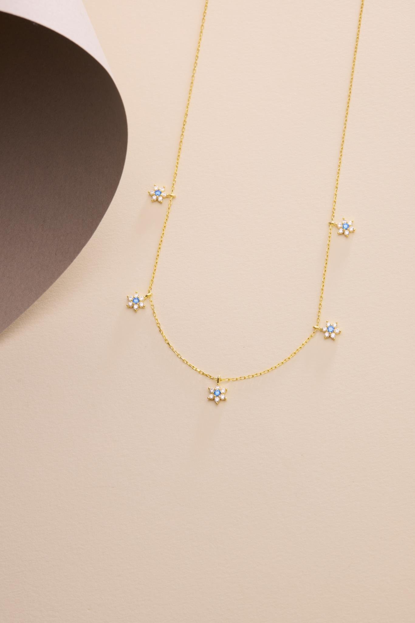 925 Ayar Gümüş Gold Kaplama Aquamarin Taşlı Minimal Çiçek Şans Kolye