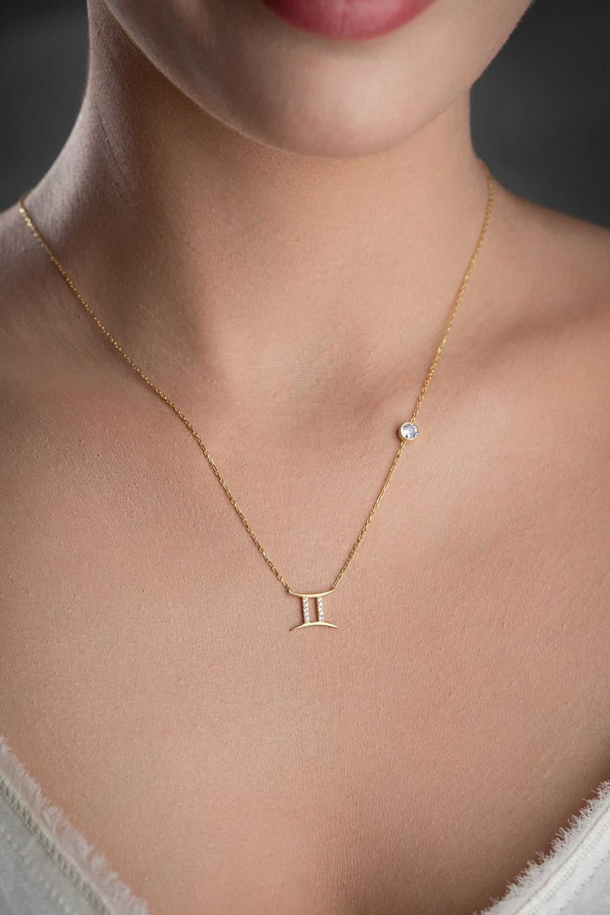 925 Ayar Gümüş Gold Kaplama Ay Taşı İkizler Burcu Kolye