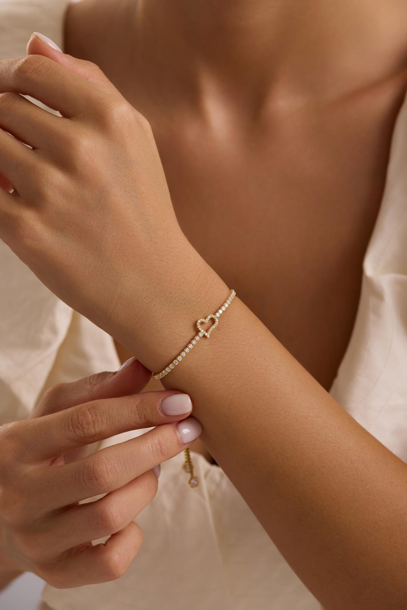 925 Ayar Gümüş Gold Kaplama Ayarlanabilir Asansörlü Su Yolu Kalp Model Bileklik