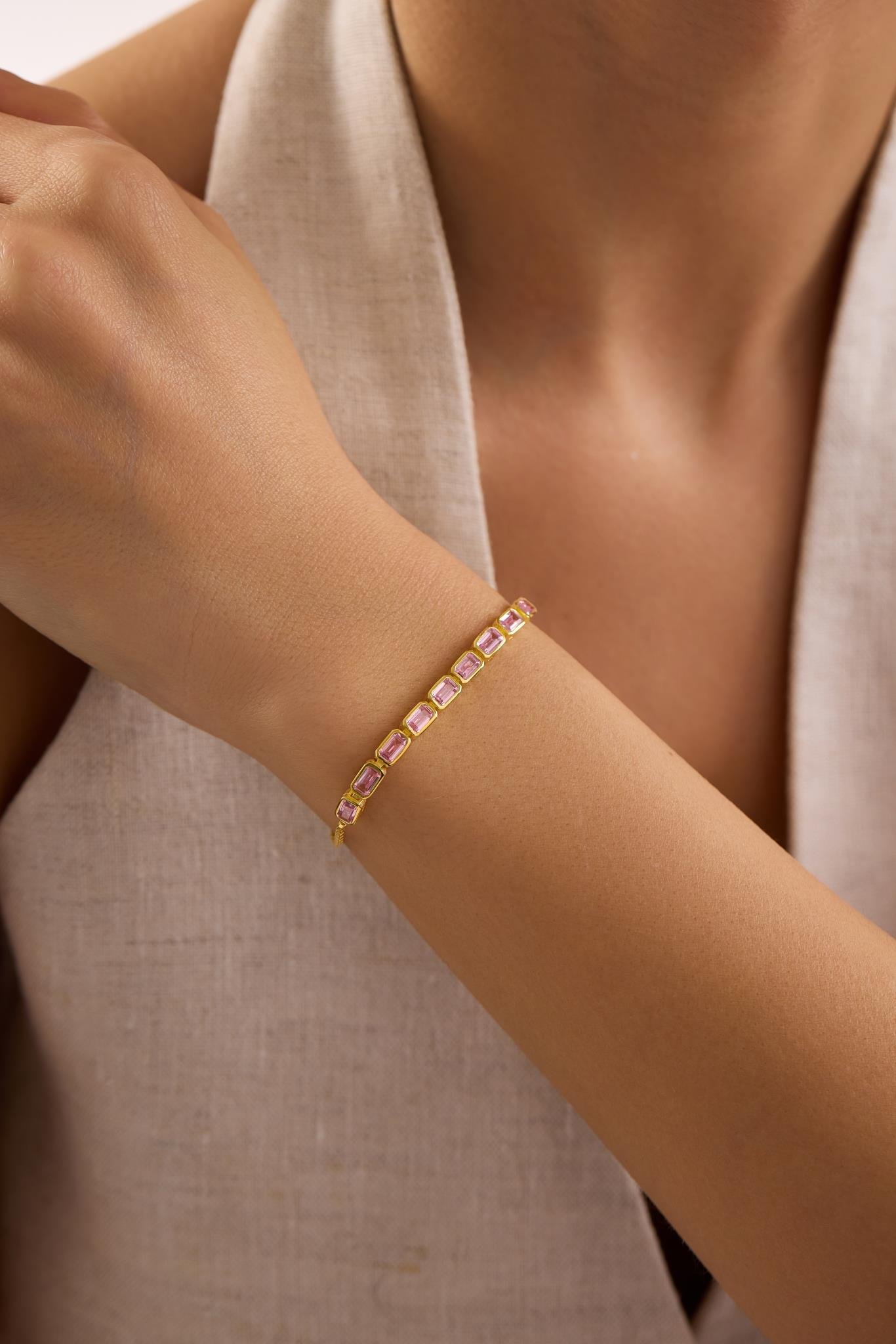 925 Ayar Gümüş Gold Kaplama Ayarlanabilir Asansörlü Sıralı Pembe Baget Taşlı Bileklik