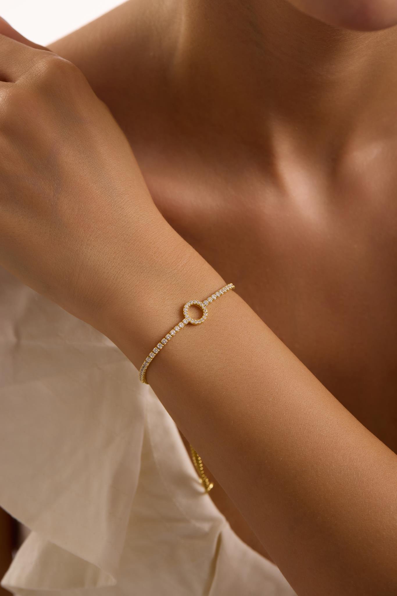 925 Ayar Gümüş Gold Kaplama Ayarlanabilir Asansörlü Su Yolu Zirkon Taşlı Yuvarlak Tasarım Bileklik