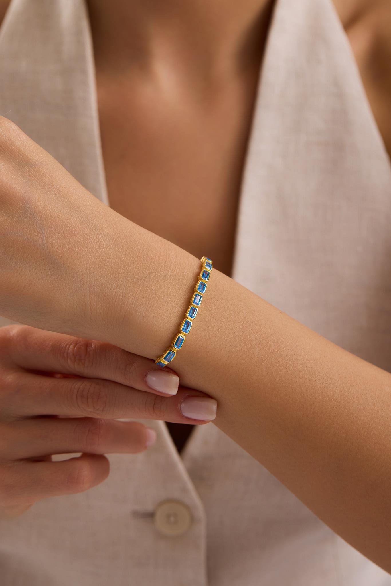 925 Ayar Gümüş Gold Kaplama Ayarlanabilir Asansörlü Sıralı Aquamarin Baget Taşlı Bileklik