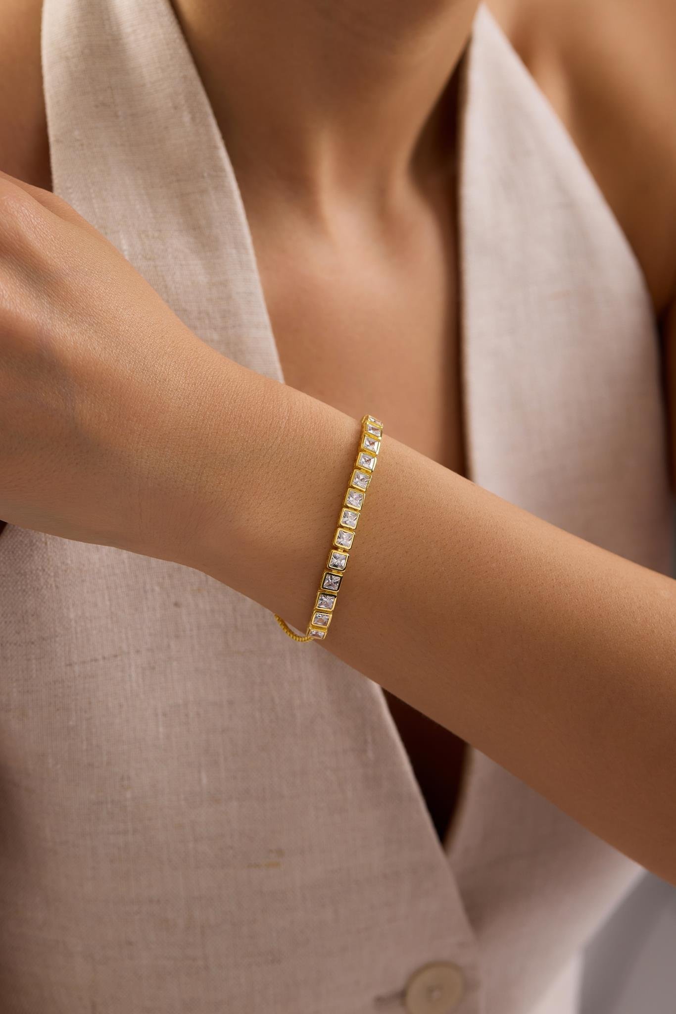 925 Ayar Gümüş Gold Kaplama Ayarlanabilir Asansörlü  Sıralı Kare Mor Taşlı Bileklik