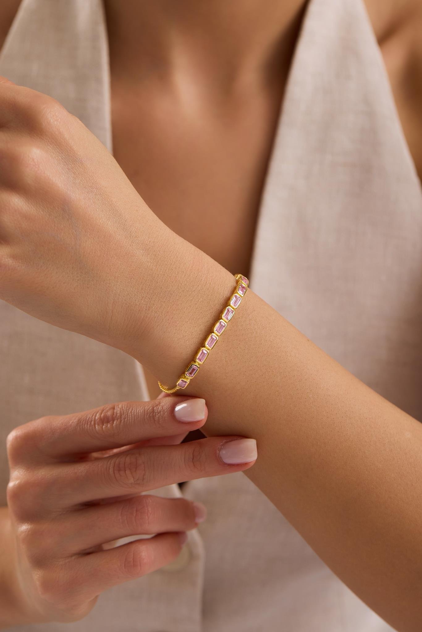 925 Ayar Gümüş Gold Kaplama Ayarlanabilir Asansörlü Sıralı Pembe Baget Taşlı Bileklik
