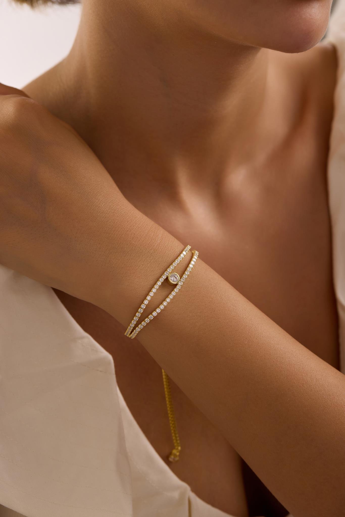 925 Ayar Gümüş Gold Kaplama Ayarlanabilir Asansörlü  Çift Sıra Su Yolu Tektaş Model Bileklik