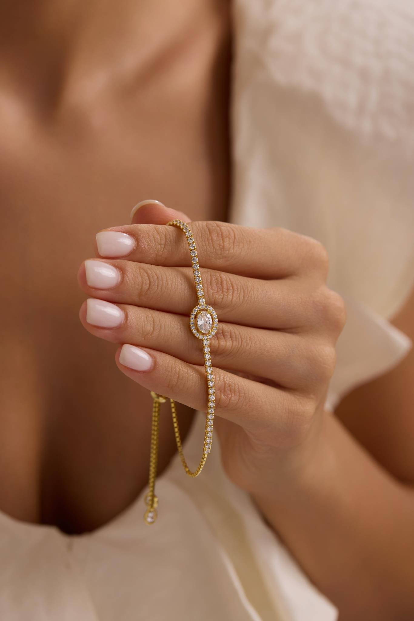 925 Ayar Gümüş Gold Kaplama Ayarlanabilir Asansörlü Su Yolu Damla Tektaş Model Bileklik