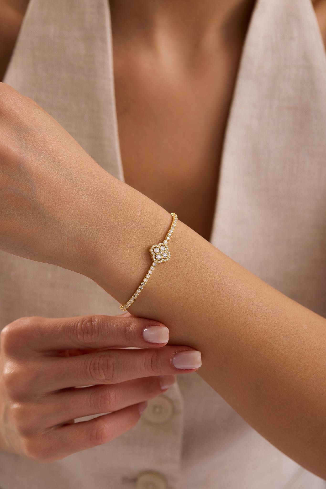 925 Ayar Gümüş Gold Kaplama Ayarlanabilir Asansörlü Yonca Suyolu Bileklik