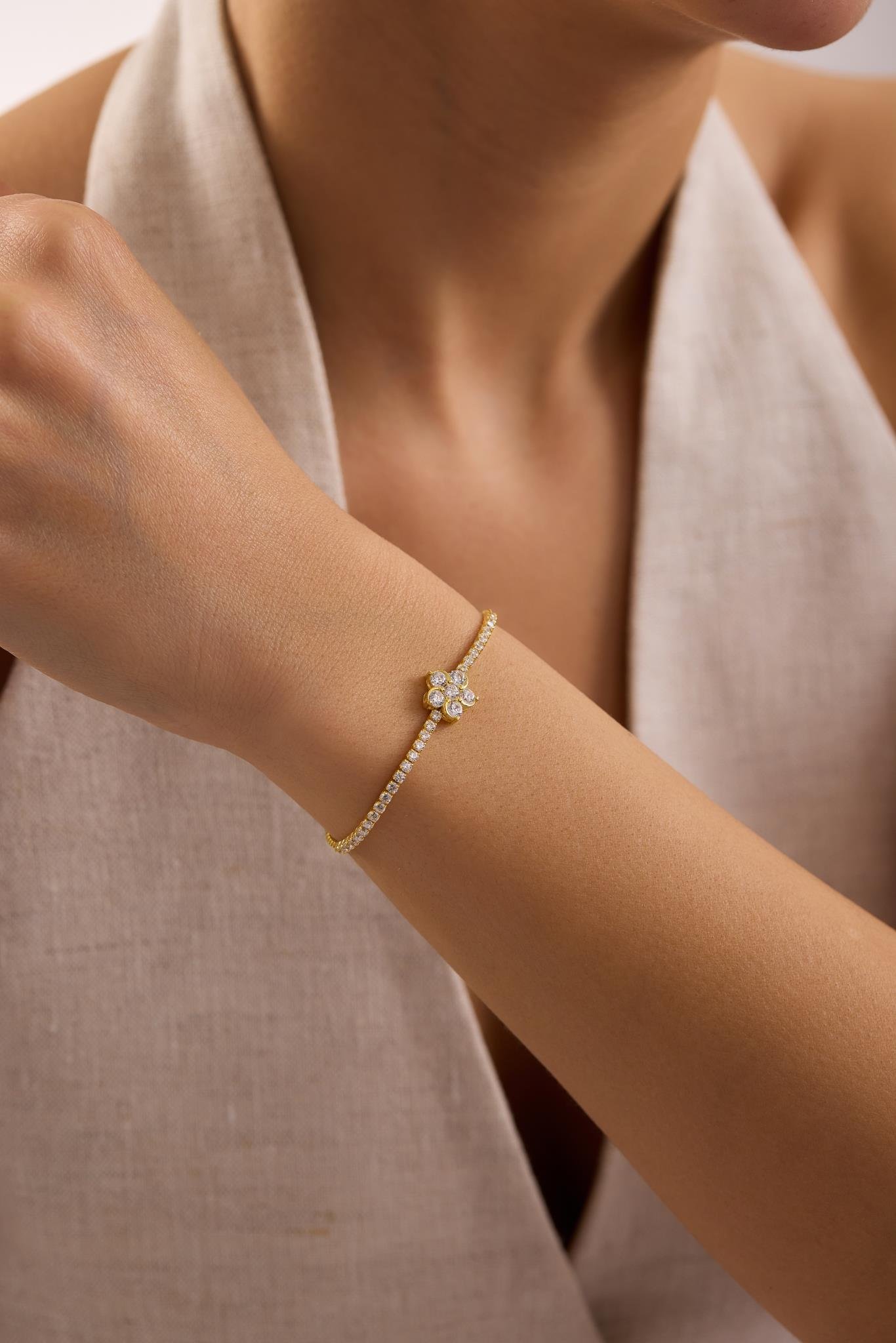 925 Ayar Gümüş Gold Kaplama Ayarlanabilir Asansörlü Çiçek Model Suyolu Bileklik