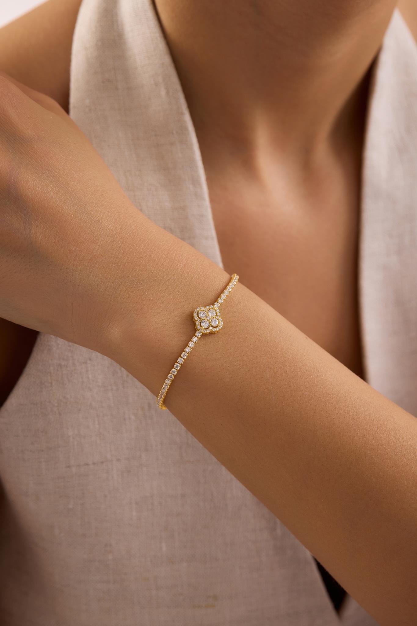 925 Ayar Gümüş Gold Kaplama Ayarlanabilir Asansörlü Yonca Suyolu Bileklik