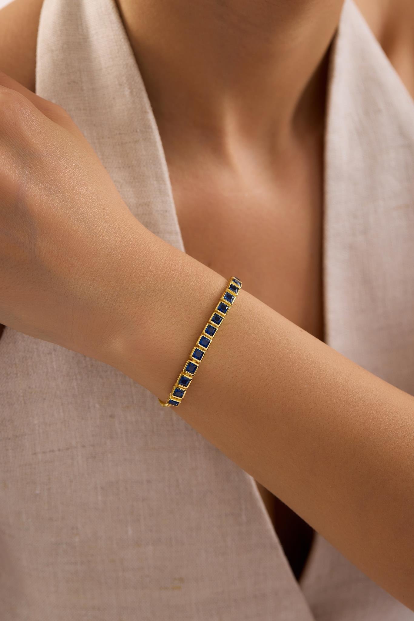 925 Ayar Gümüş Gold Kaplama Ayarlanabilir Asansörlü  Sıralı Kare Mavi Taşlı Bileklik