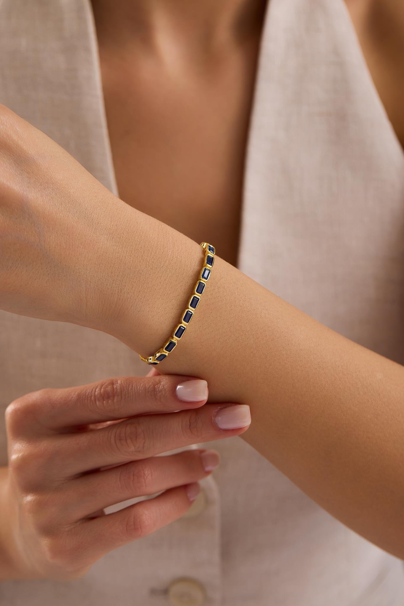 925 Ayar Gümüş Gold Kaplama Ayarlanabilir Asansörlü Sıralı Mavi Baget Taşlı Bileklik