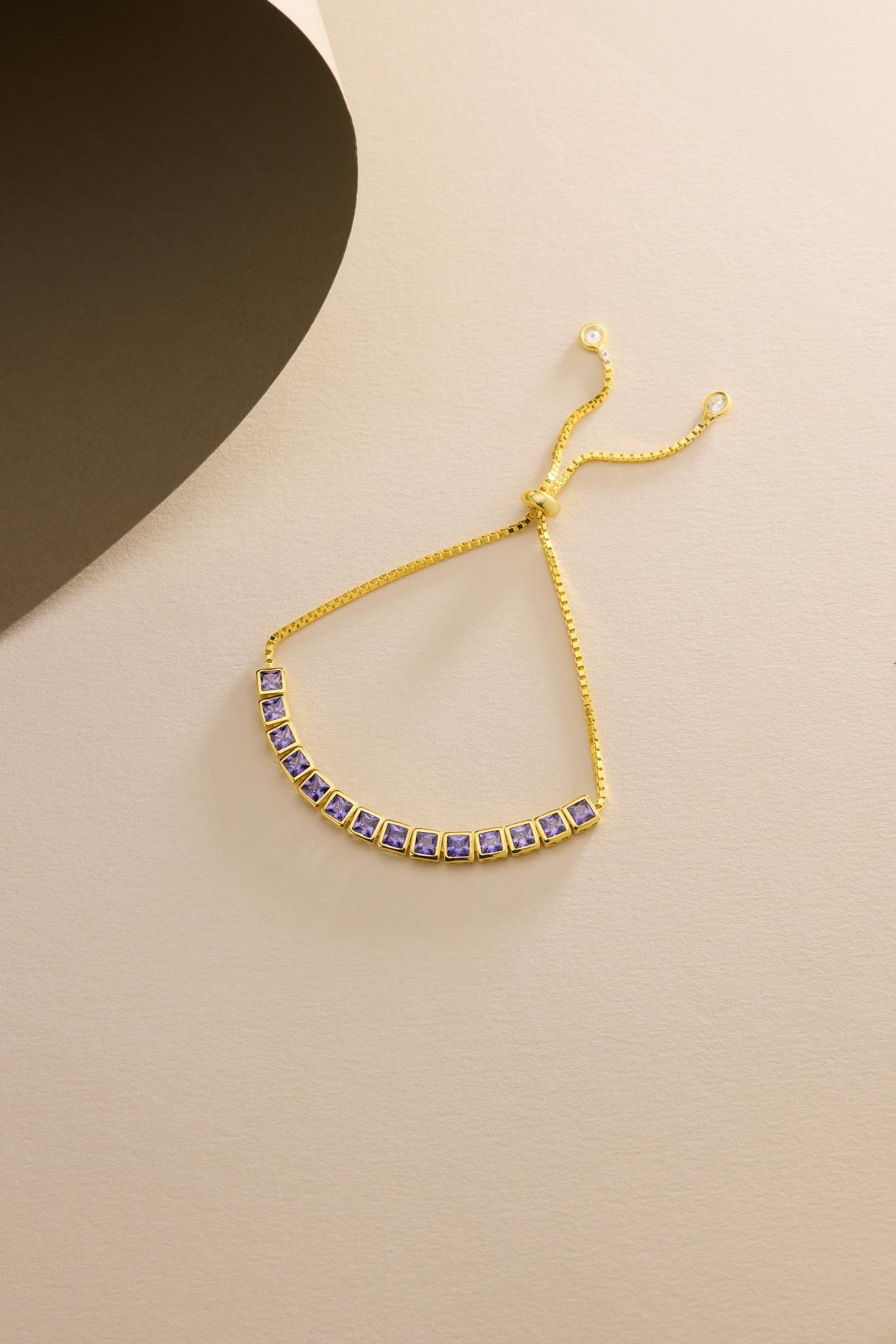 925 Ayar Gümüş Gold Kaplama Ayarlanabilir Asansörlü  Sıralı Kare Mor Taşlı Bileklik