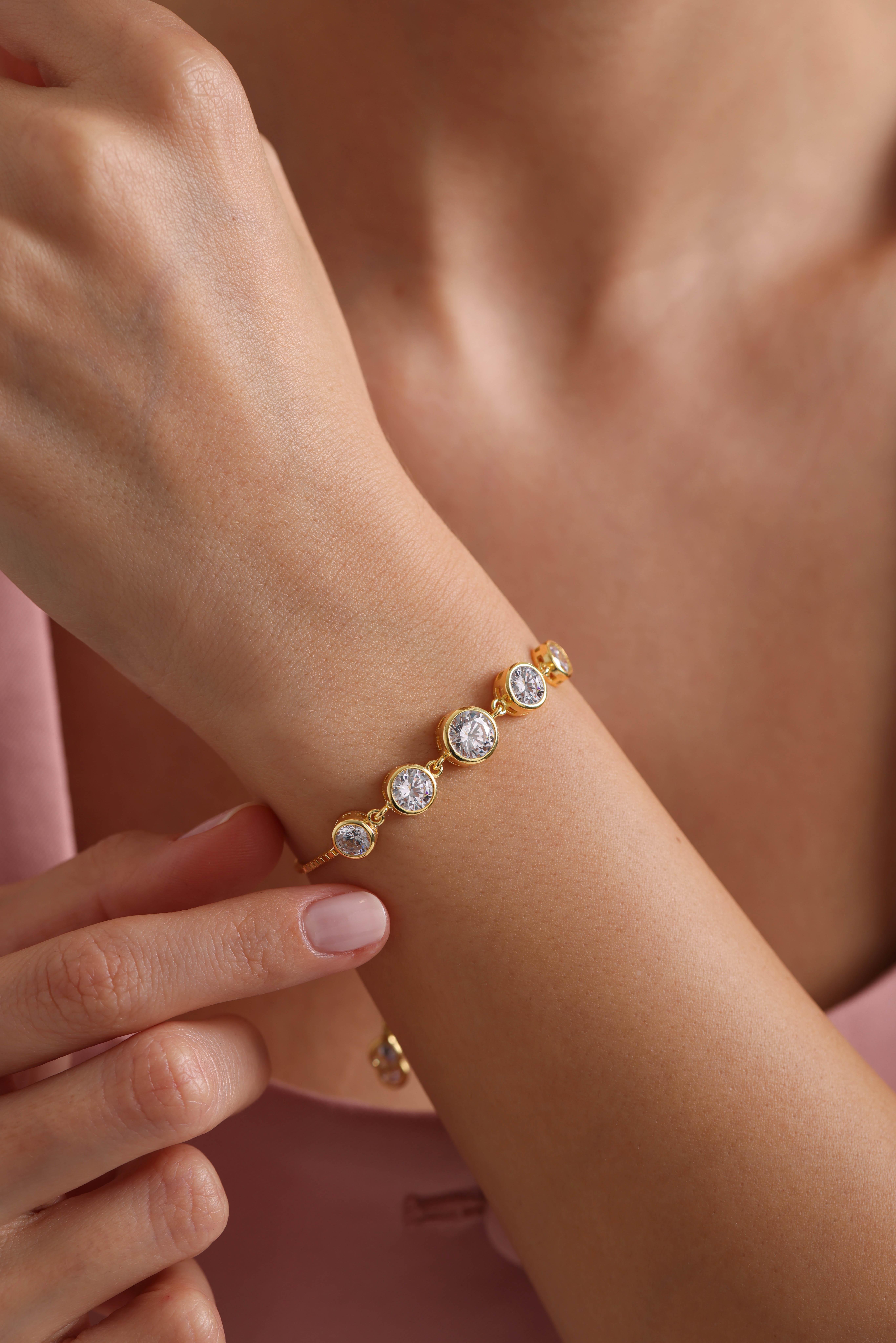 925 Ayar Gümüş Gold Kaplama Ayarlanabilir Asansörlü Beştaş Model Bileklik 