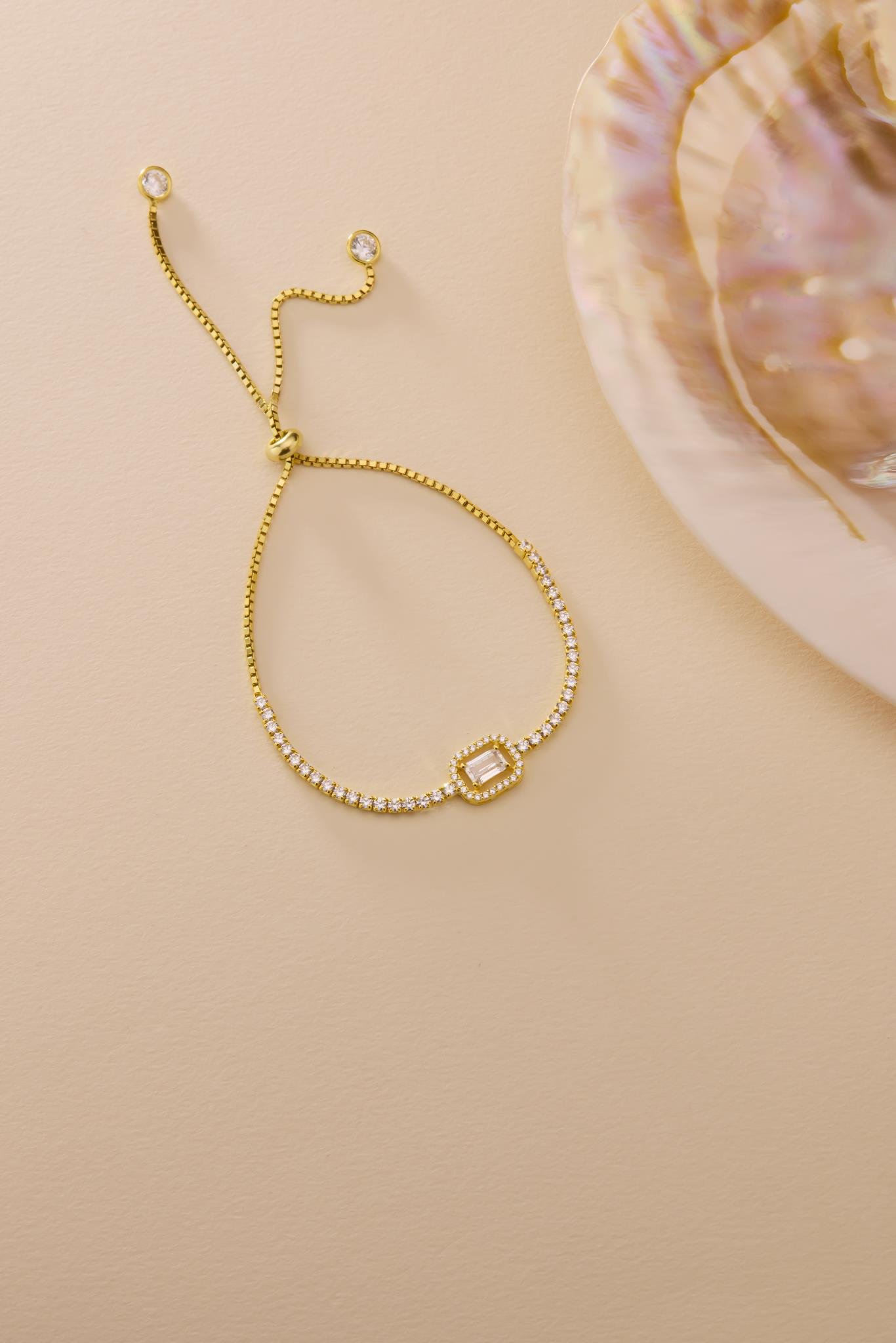 925 Ayar Gümüş Gold Kaplama Ayarlanabilir Asansörlü Su Yolu Baget Taşlı Tektaş Bileklik