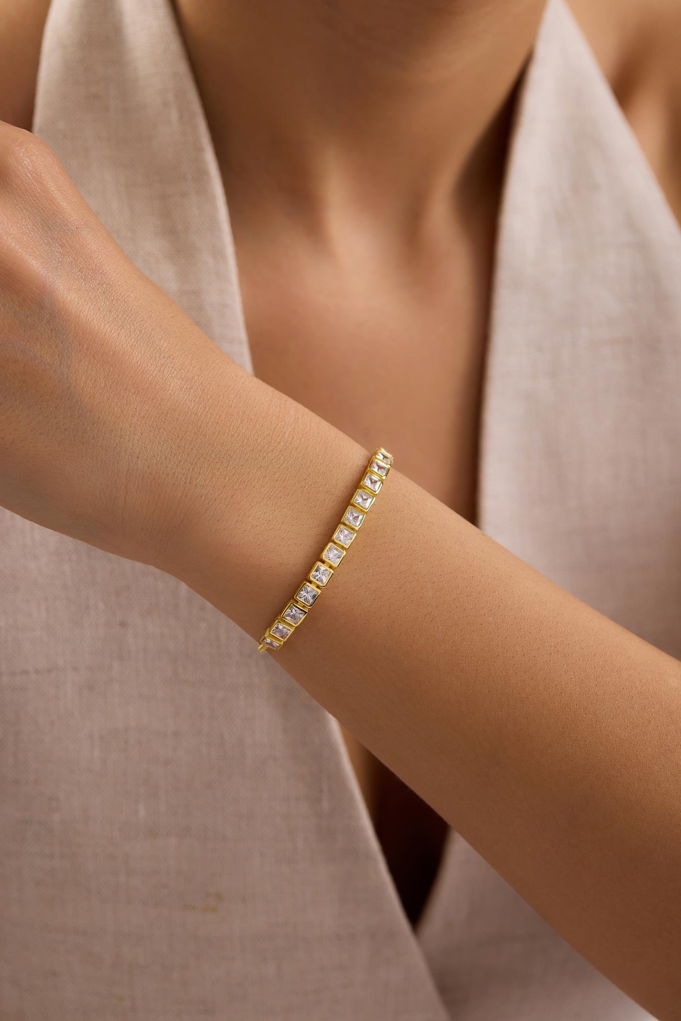 925 Ayar Gümüş Gold Kaplama Ayarlanabilir Asansörlü  Sıralı Kare Mor Taşlı Bileklik