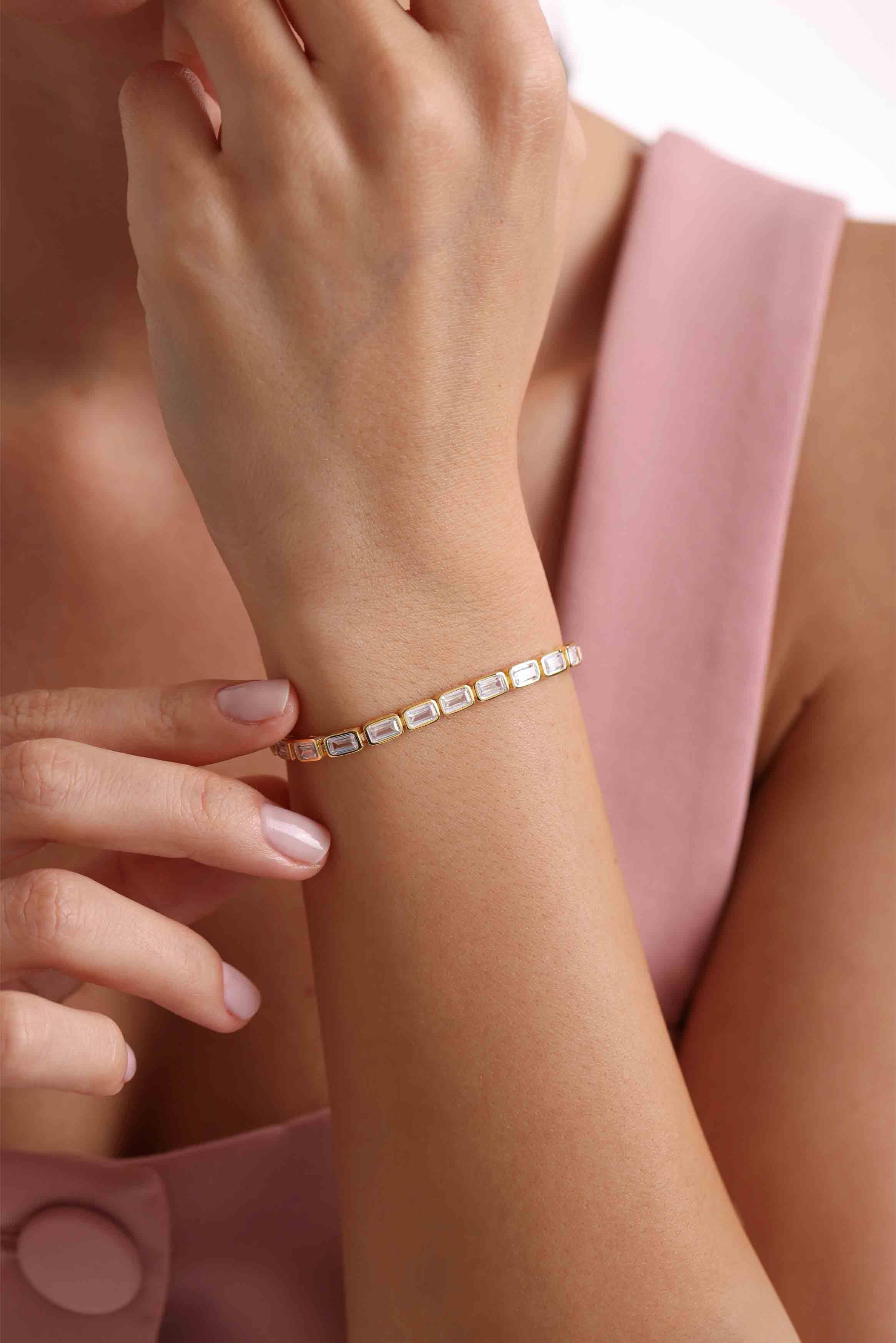 925 Ayar Gümüş Gold Kaplama Baget Taşlı Suyolu Bileklik 