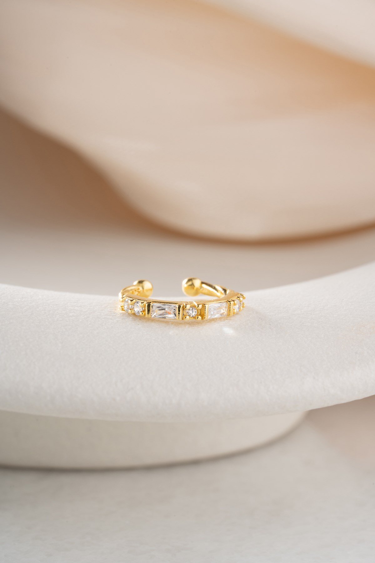 925 Ayar Gümüş Gold Kaplama Baget Taşlı Kıkırdak Küpe