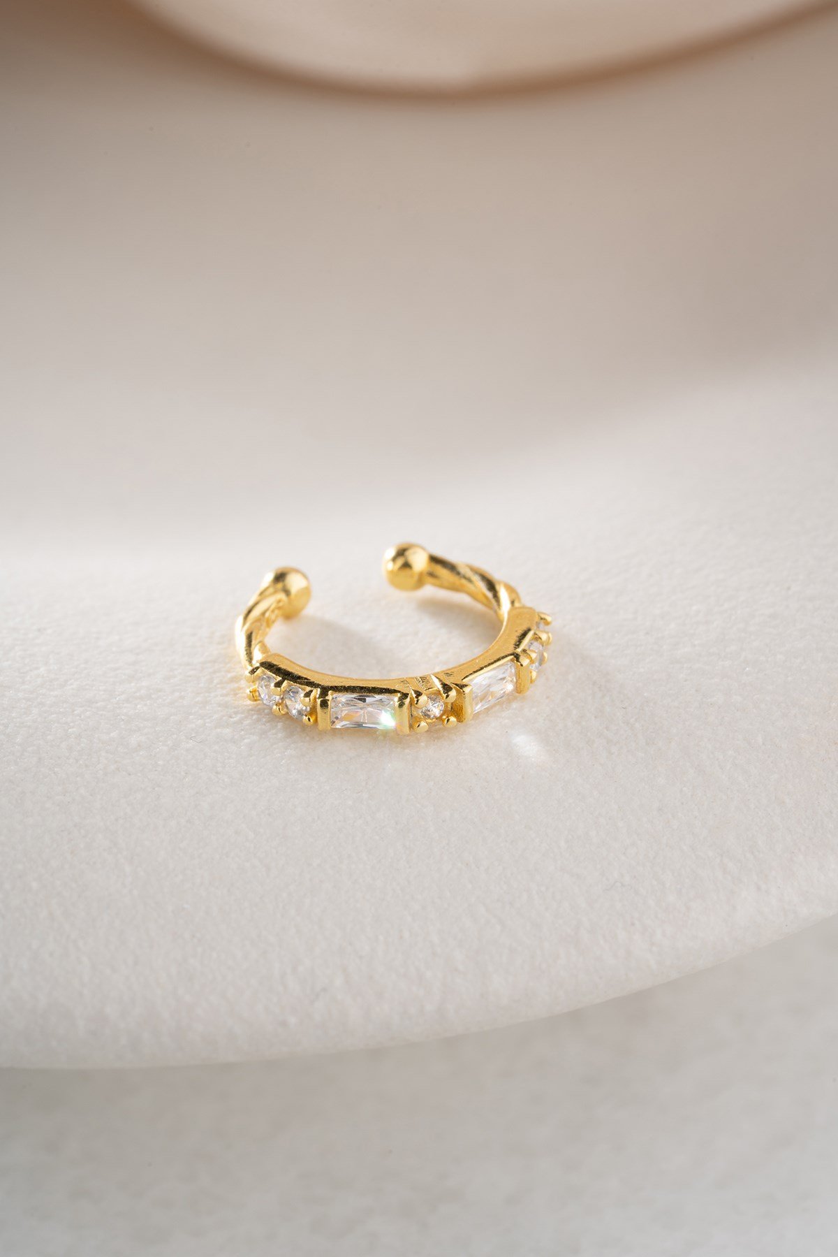 925 Ayar Gümüş Gold Kaplama Baget Taşlı Kıkırdak Küpe