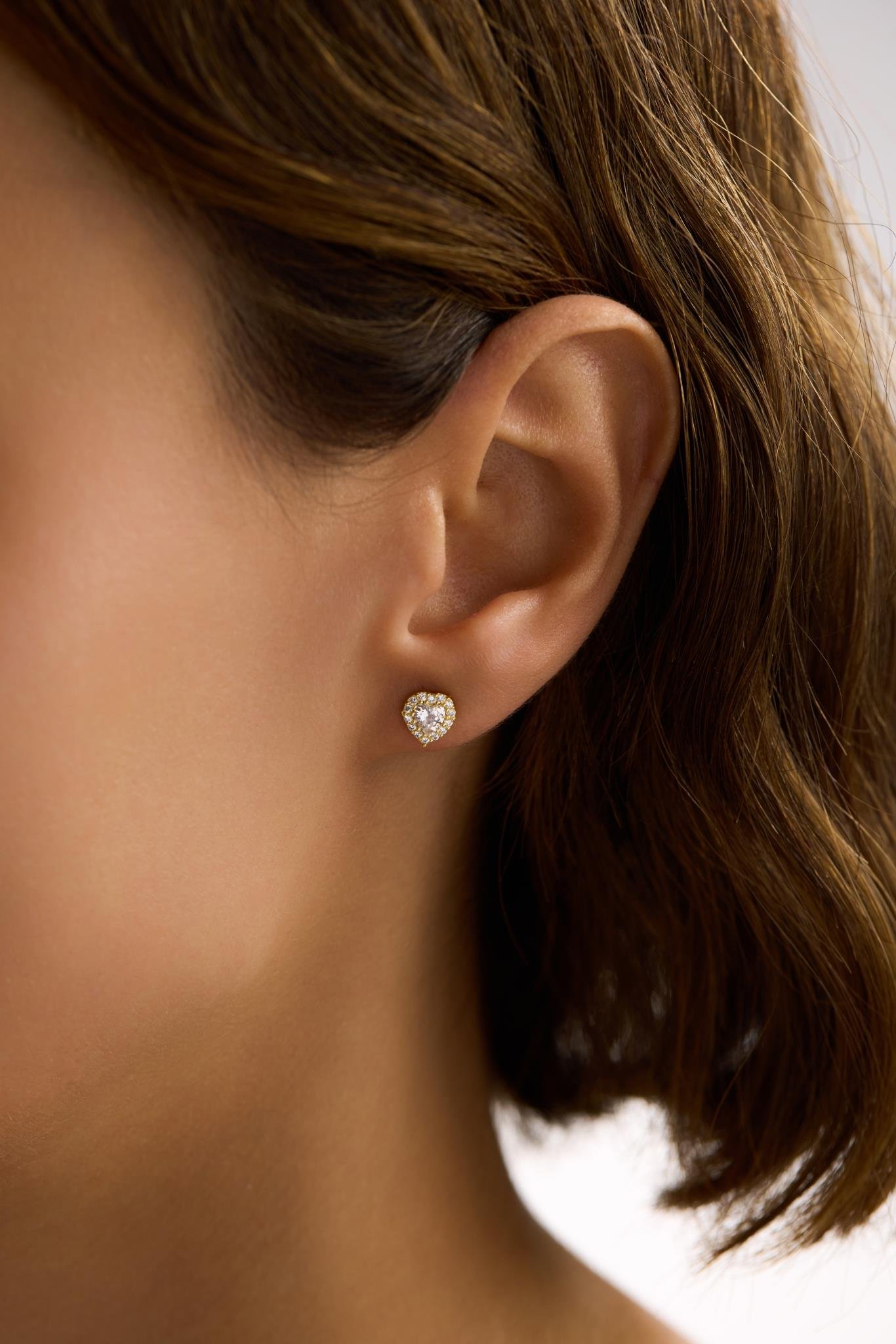 925 Ayar Gümüş Gold Kaplama Beyaz Taşlı Kalp Model Küpe